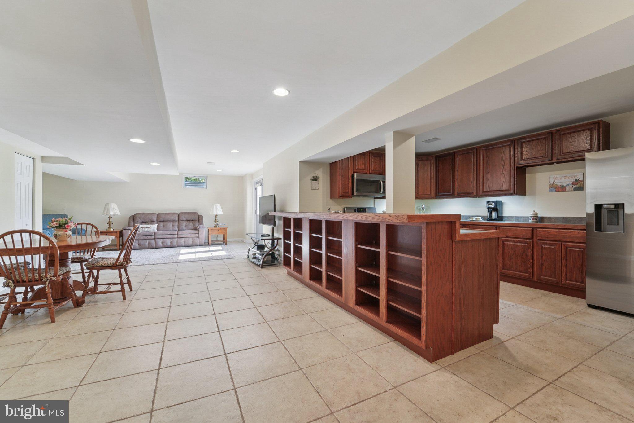 GREEN HILL MANOR - Residential