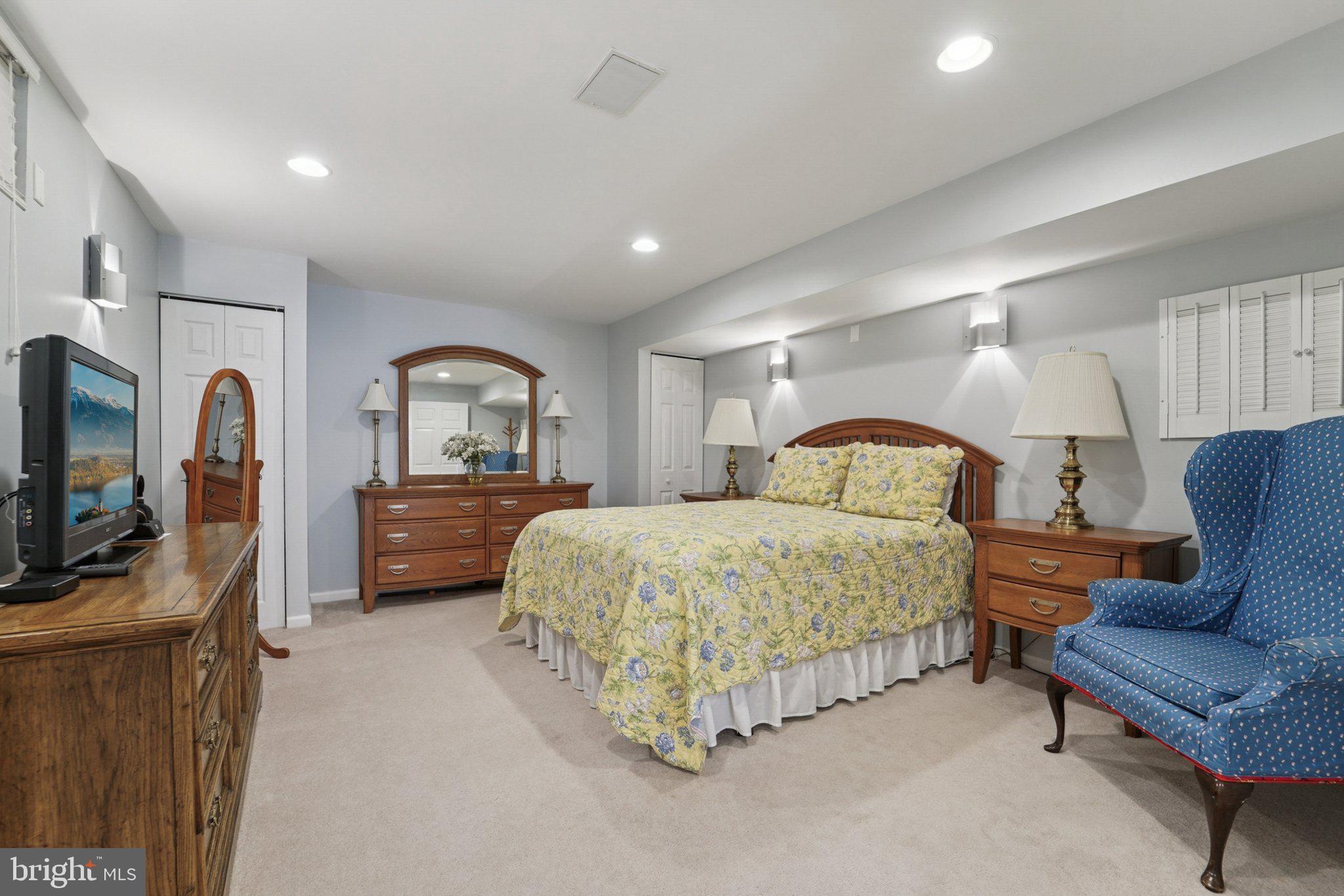 GREEN HILL MANOR - Residential