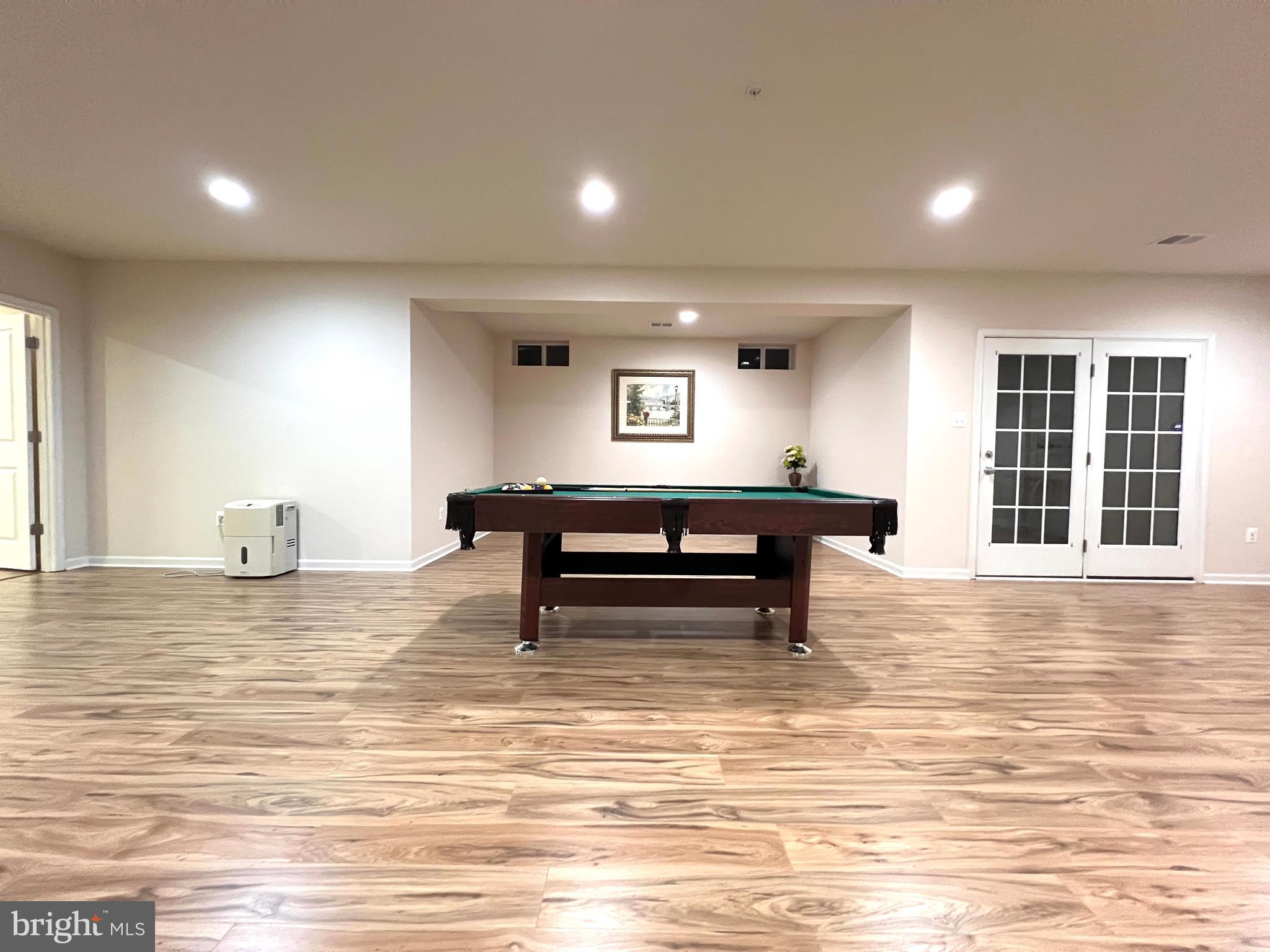 RIVERWOOD - Residential