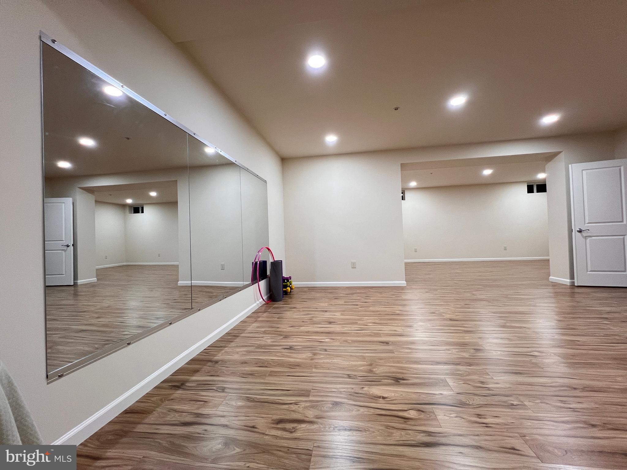 RIVERWOOD - Residential