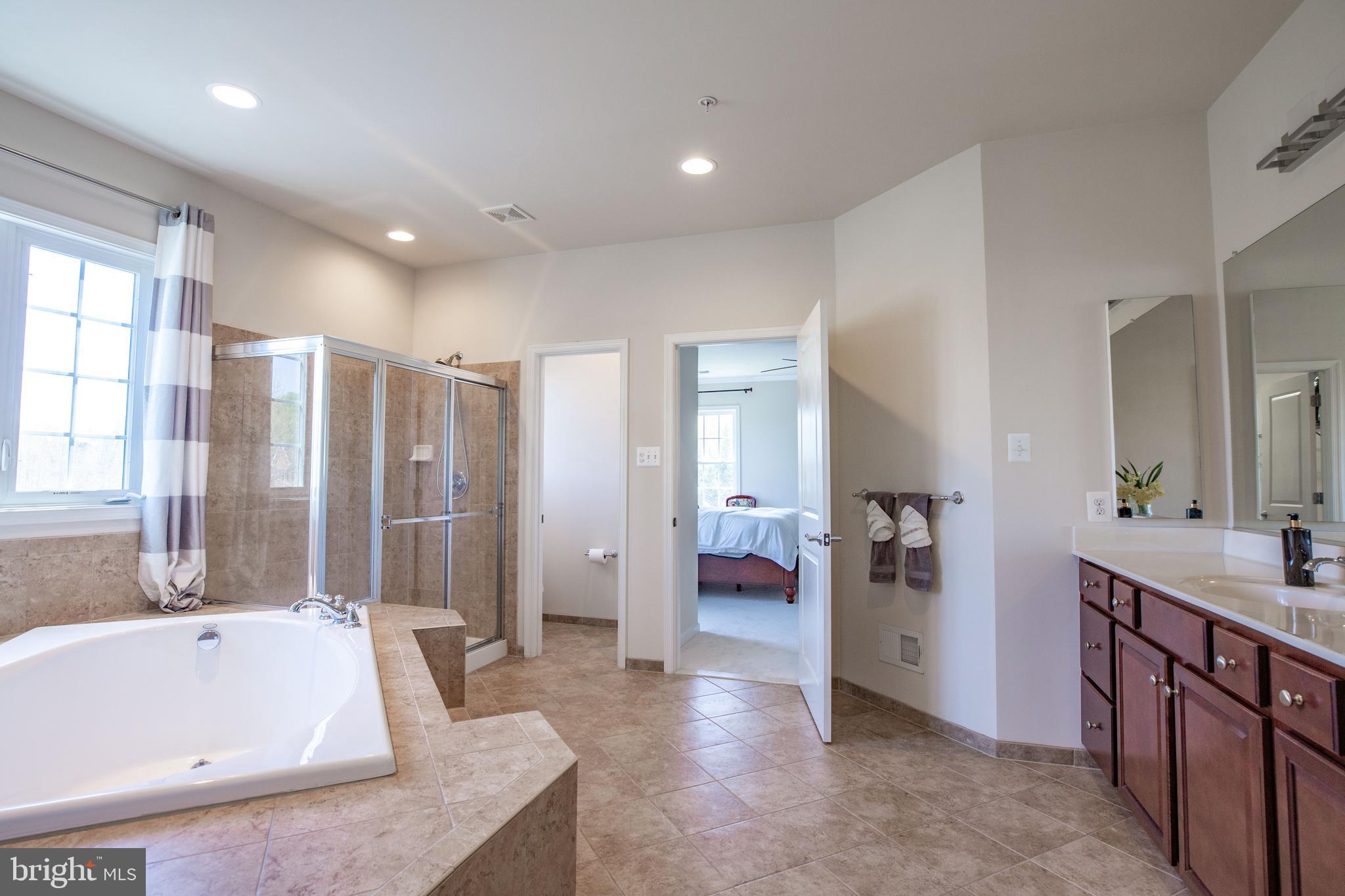 RIVERWOOD - Residential