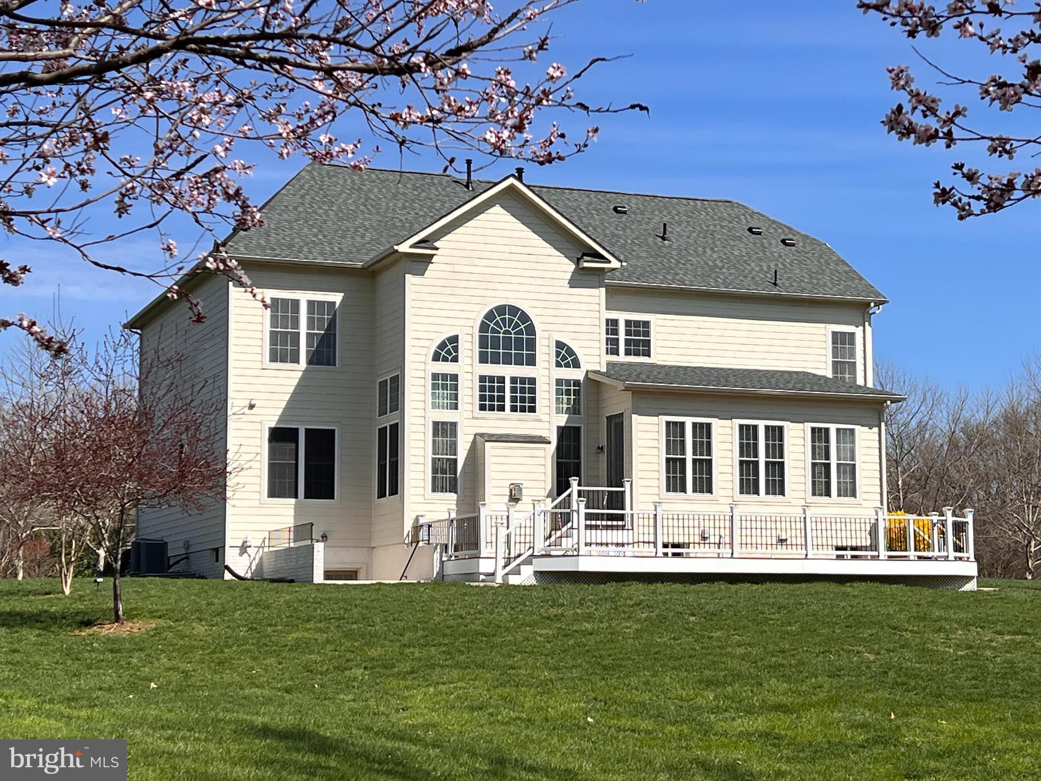 RIVERWOOD - Residential