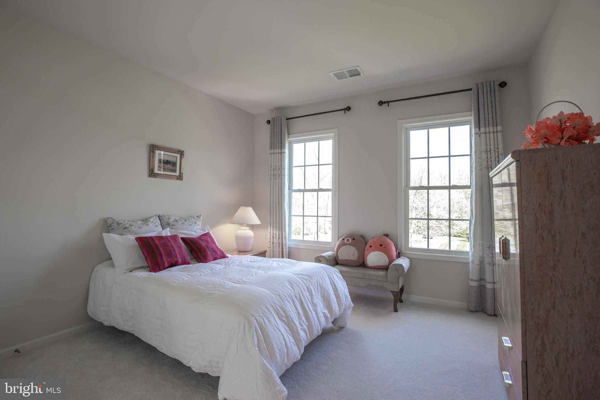 RIVERWOOD - Residential