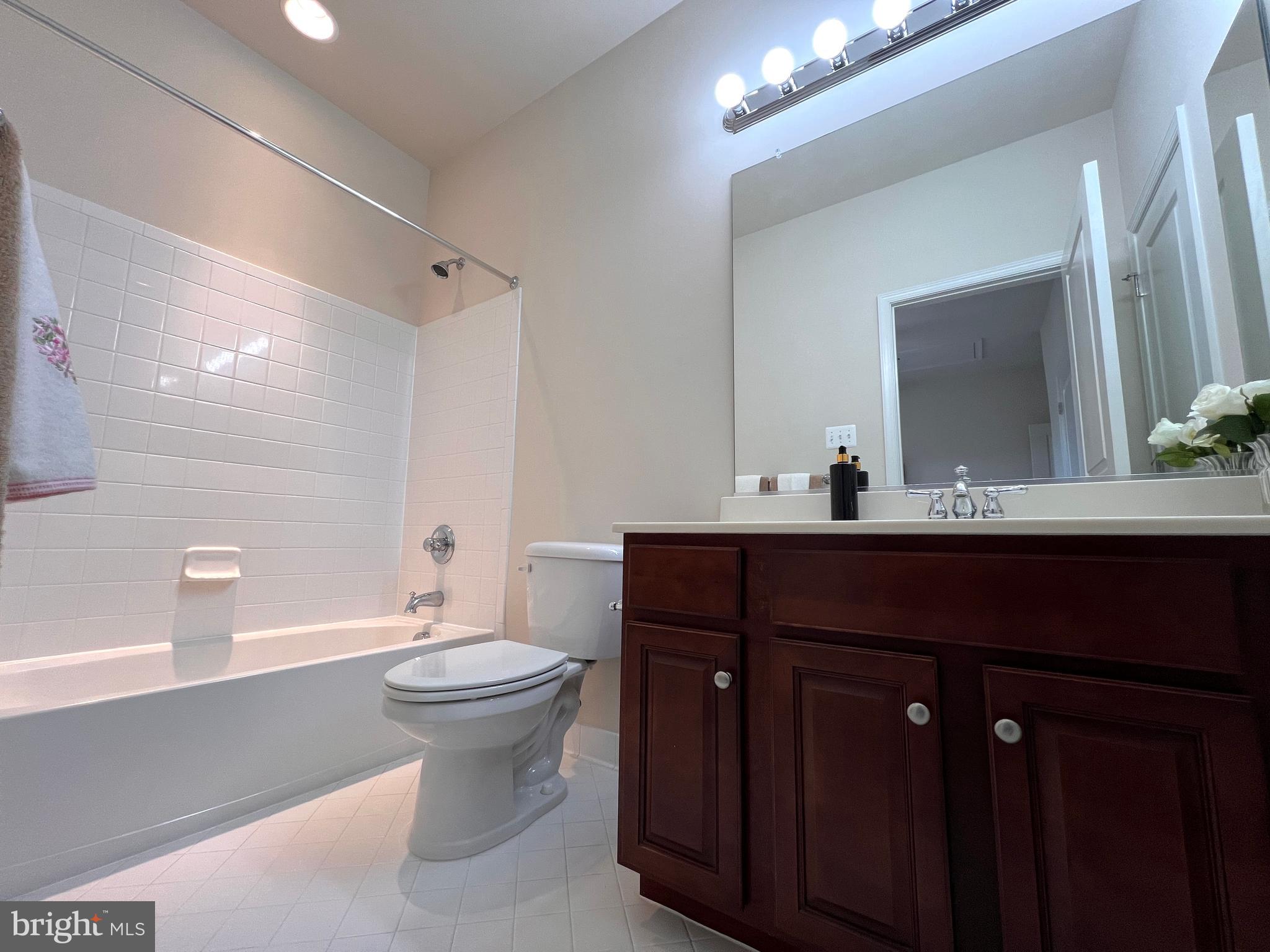 RIVERWOOD - Residential