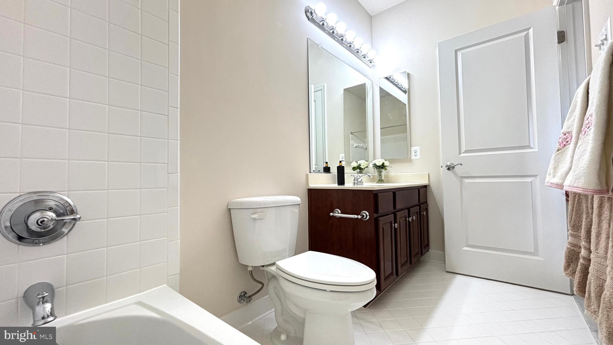 RIVERWOOD - Residential