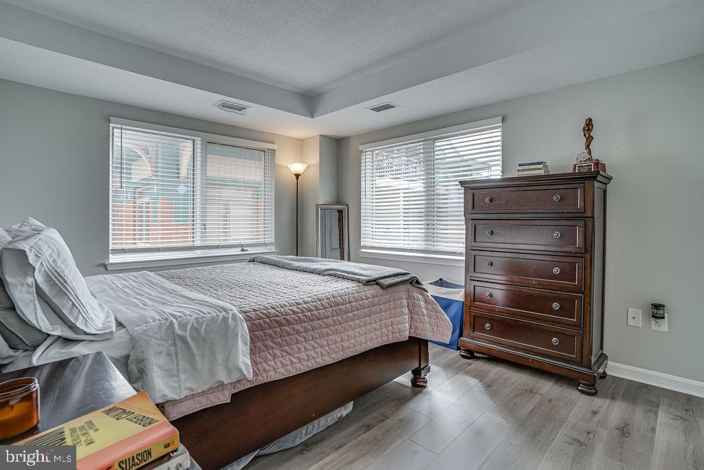 COLECROFT STATION CONDOMINIUM - Residential Lease