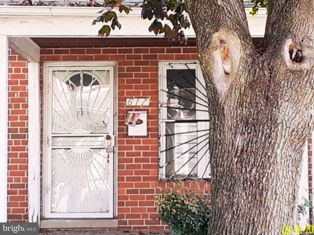Photo of 617 Brisbane Road, BALTIMORE, MD 21229 (MLS # MDBA2186094)