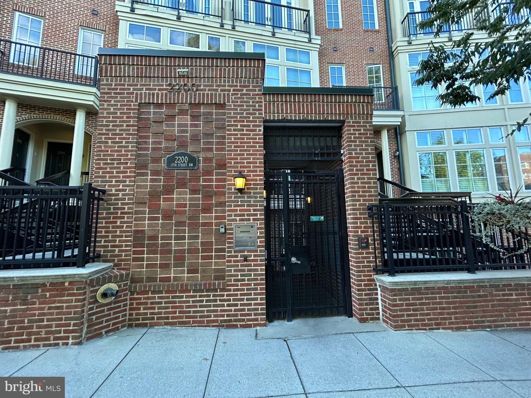 2200 17TH STREET NW G-76