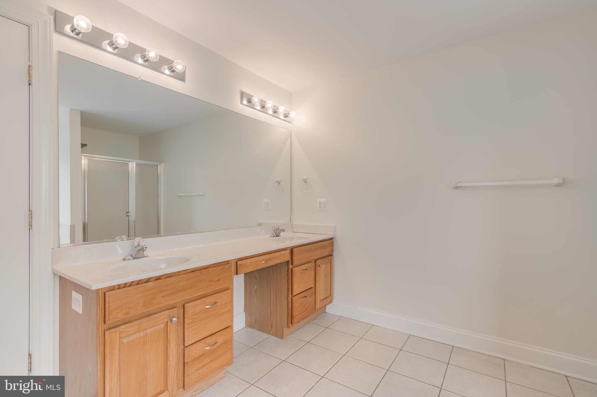 LYONS CREEK OVERLOOK - Residential