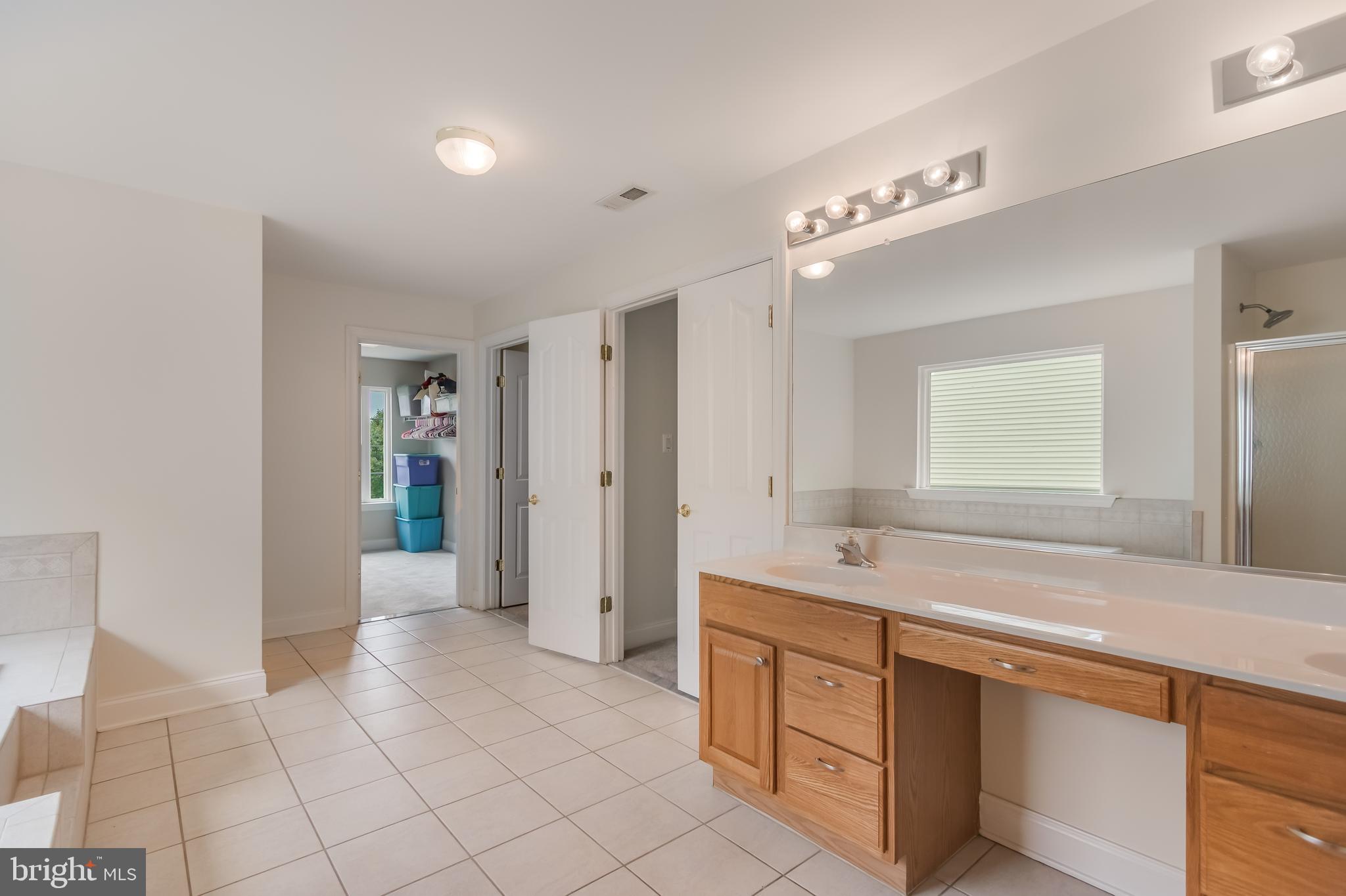 LYONS CREEK OVERLOOK - Residential