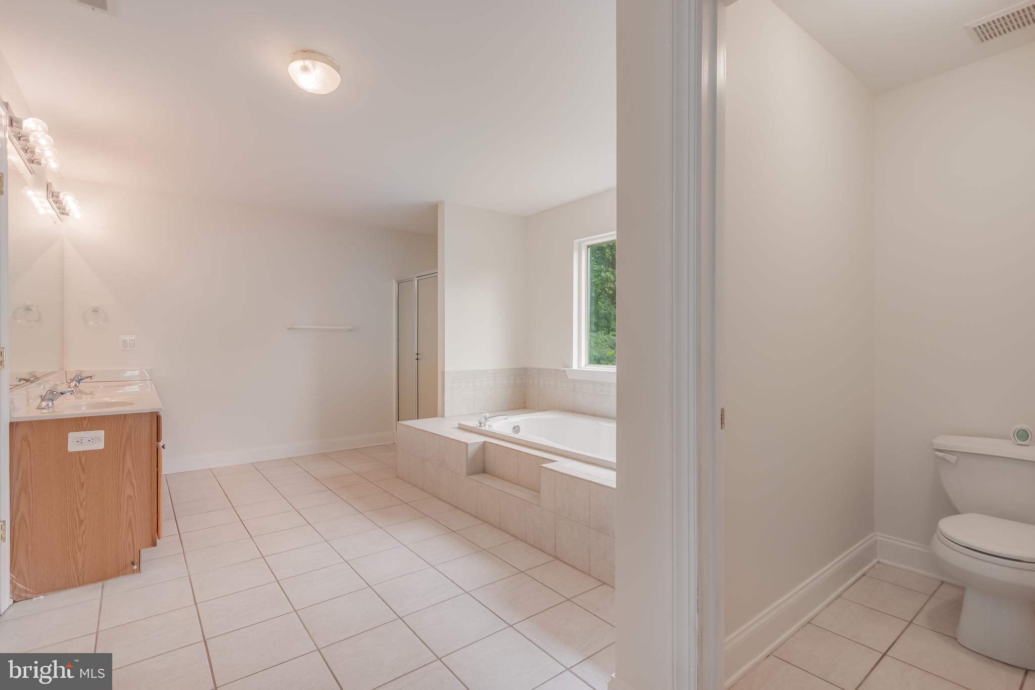 LYONS CREEK OVERLOOK - Residential