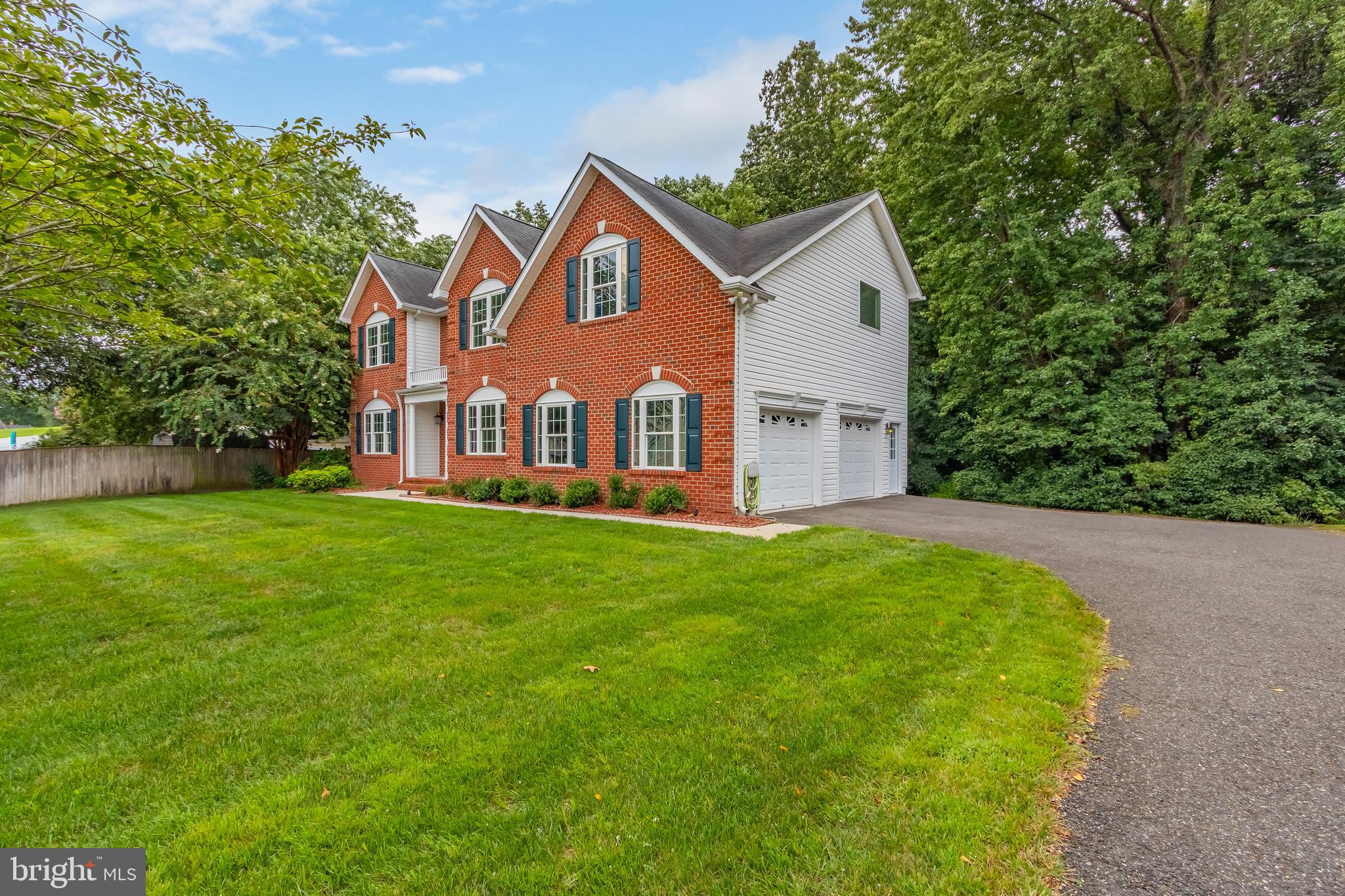 LYONS CREEK OVERLOOK - Residential