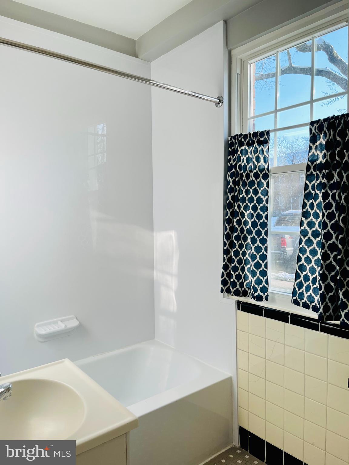 AUBURN VILLAGE - Residential Lease