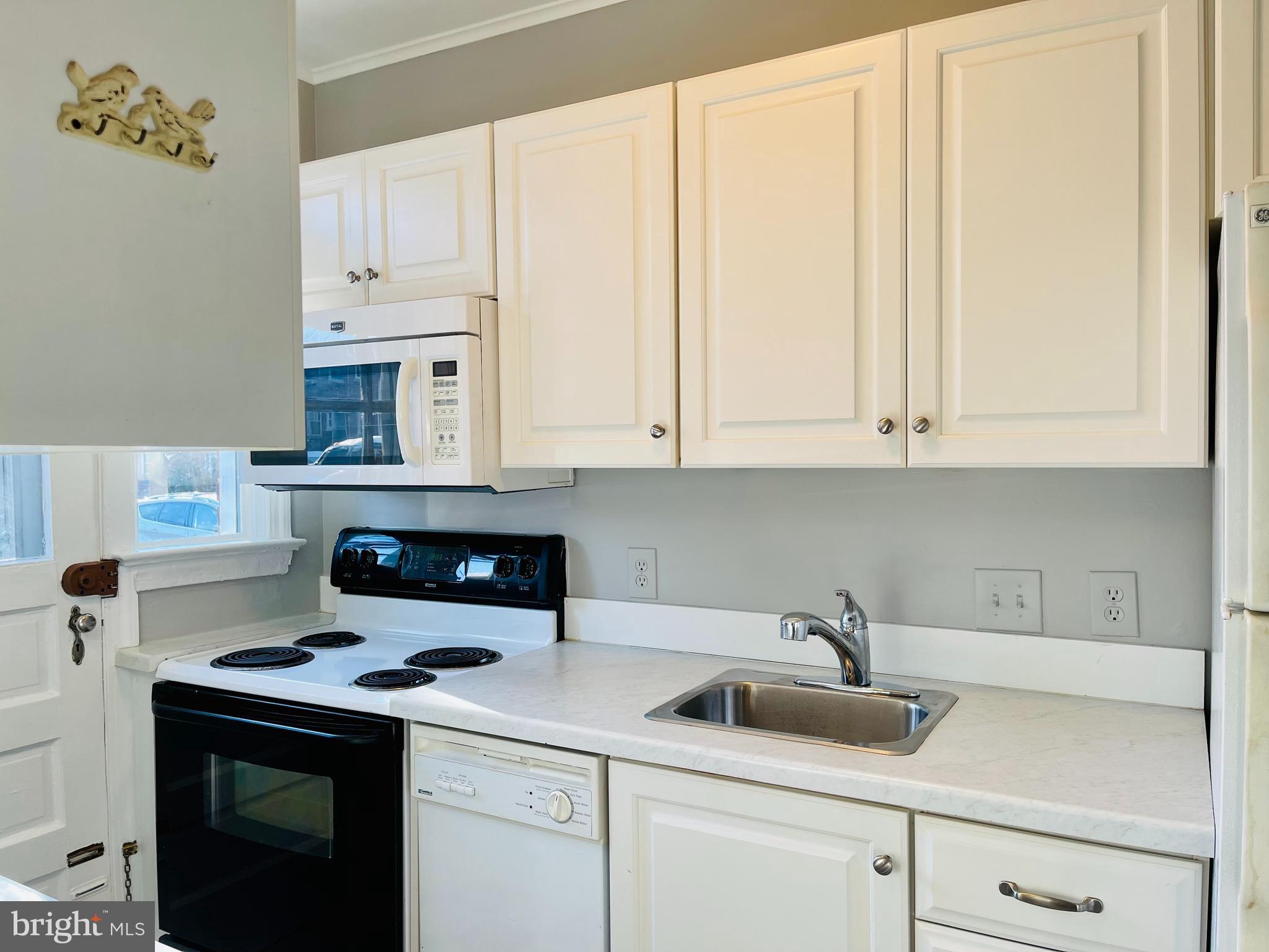 AUBURN VILLAGE - Residential Lease