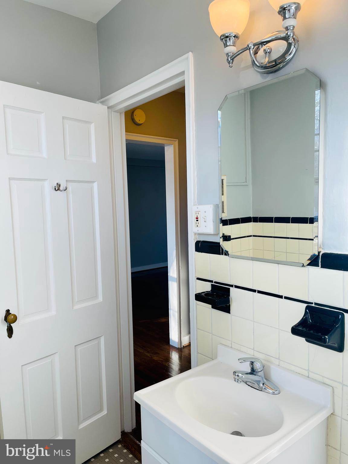 AUBURN VILLAGE - Residential Lease