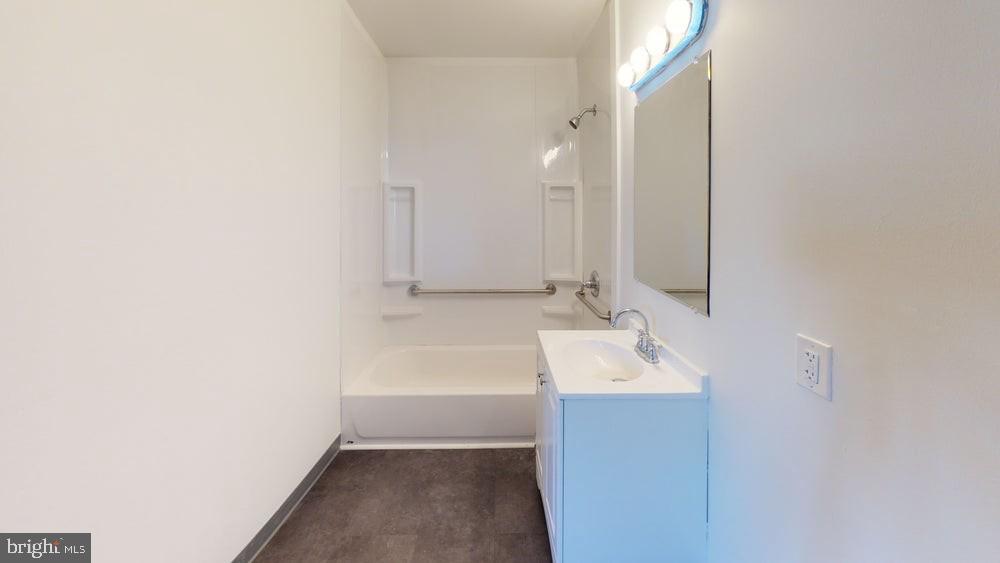 FERN ROCK - Residential Lease