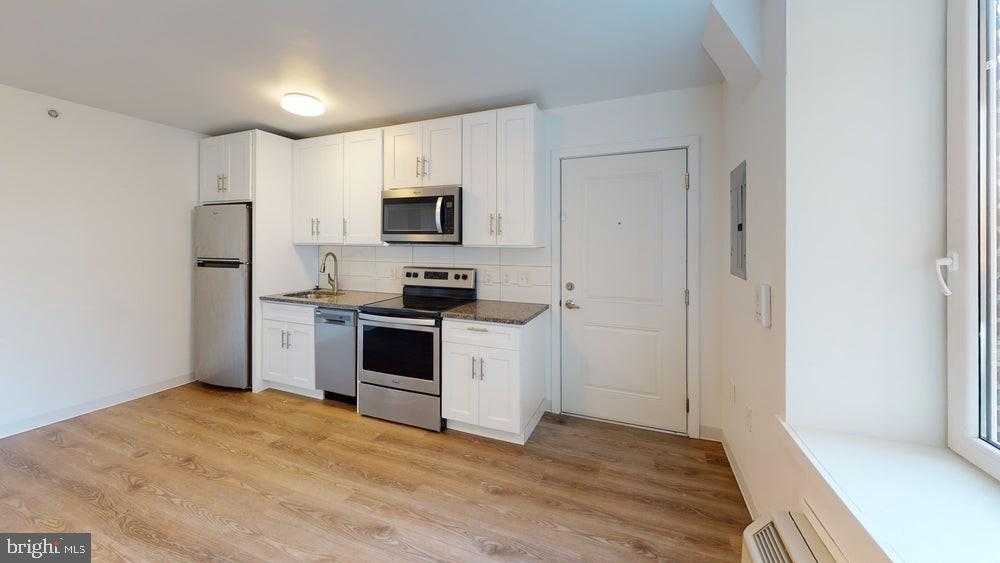 FERN ROCK - Residential Lease