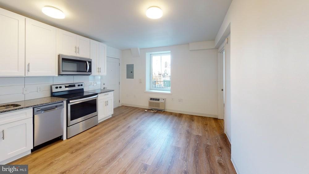 FERN ROCK - Residential Lease