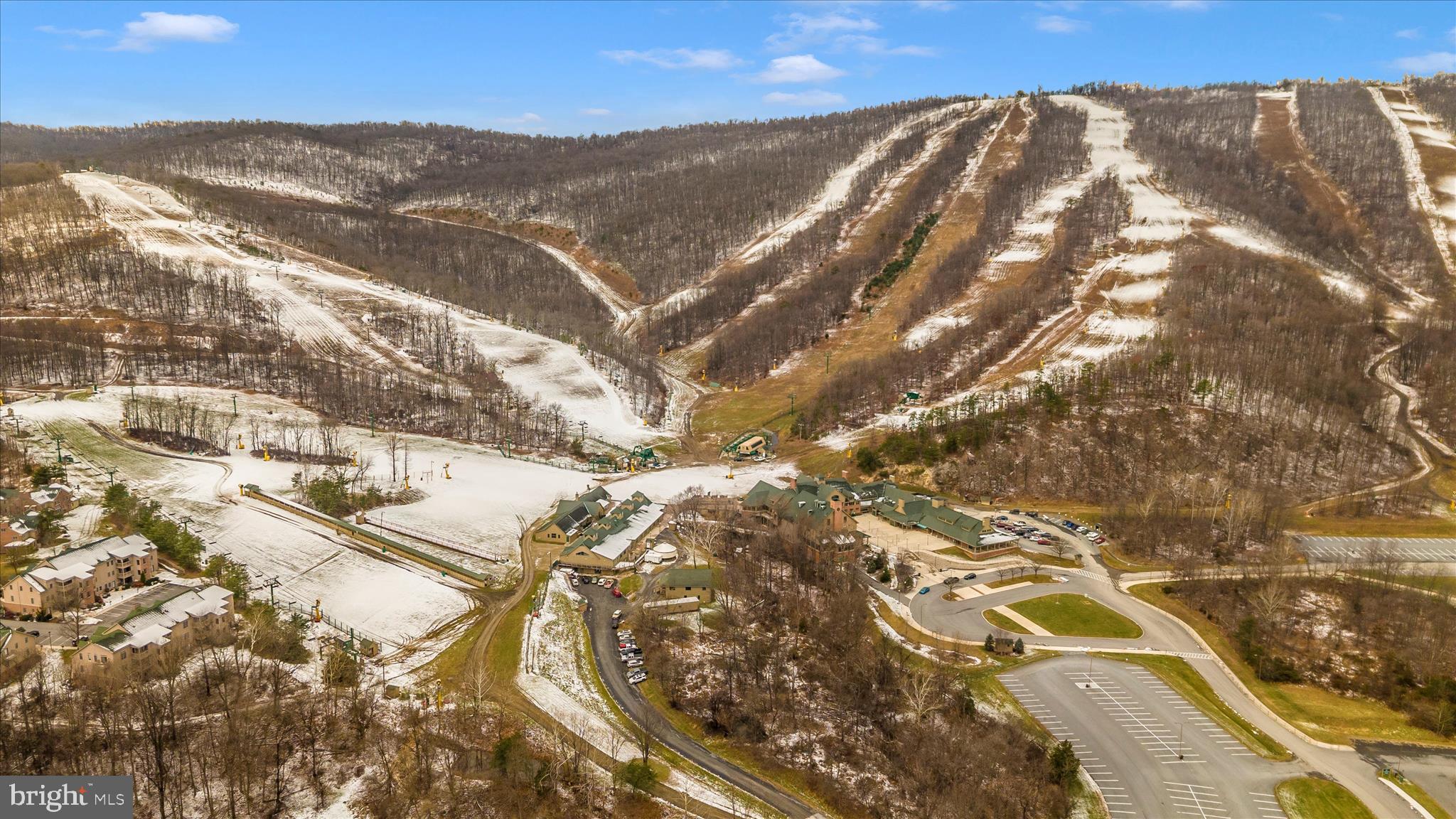 WHITETAIL MOUNTAINSIDE HOMES - Residential