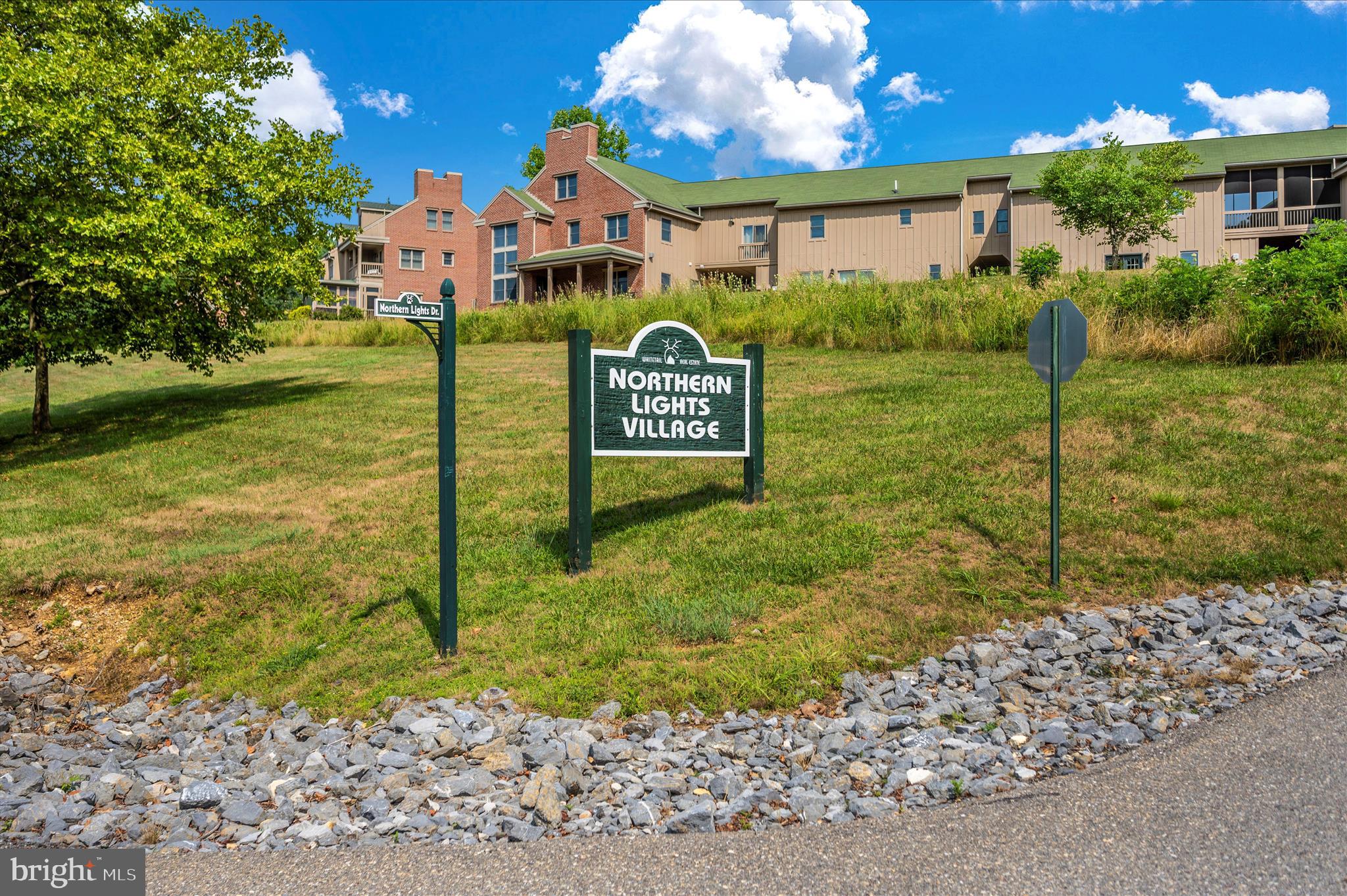 WHITETAIL MOUNTAINSIDE HOMES - Residential