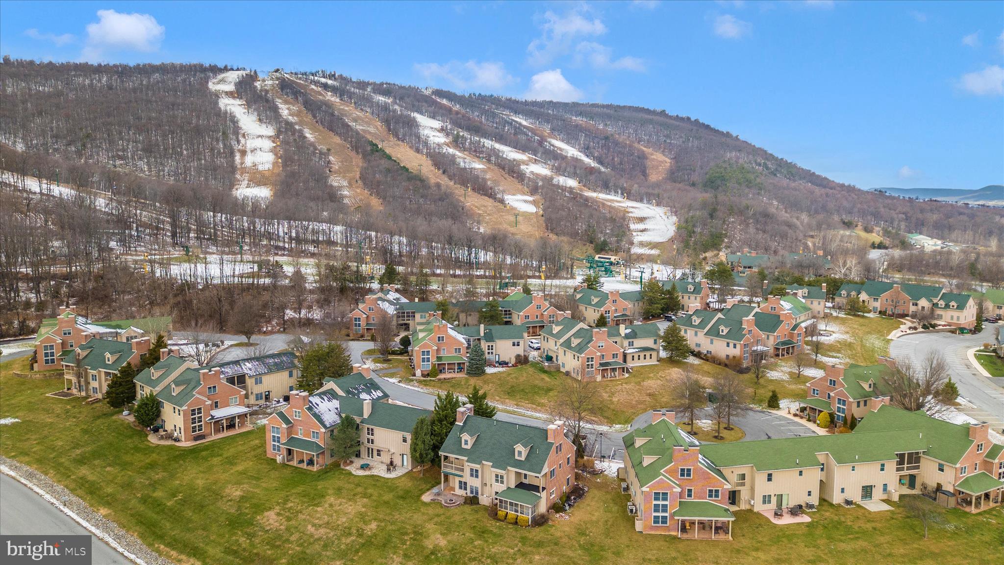 WHITETAIL MOUNTAINSIDE HOMES - Residential