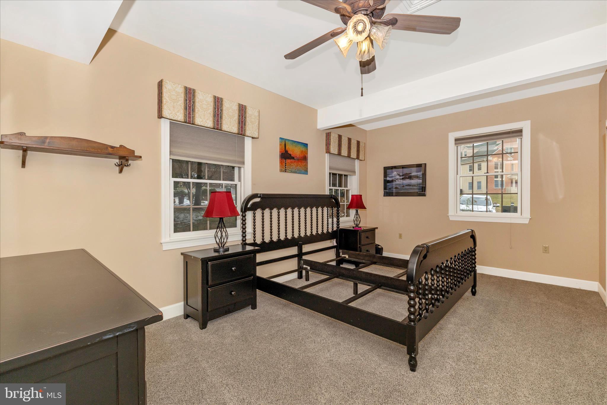 WHITETAIL MOUNTAINSIDE HOMES - Residential