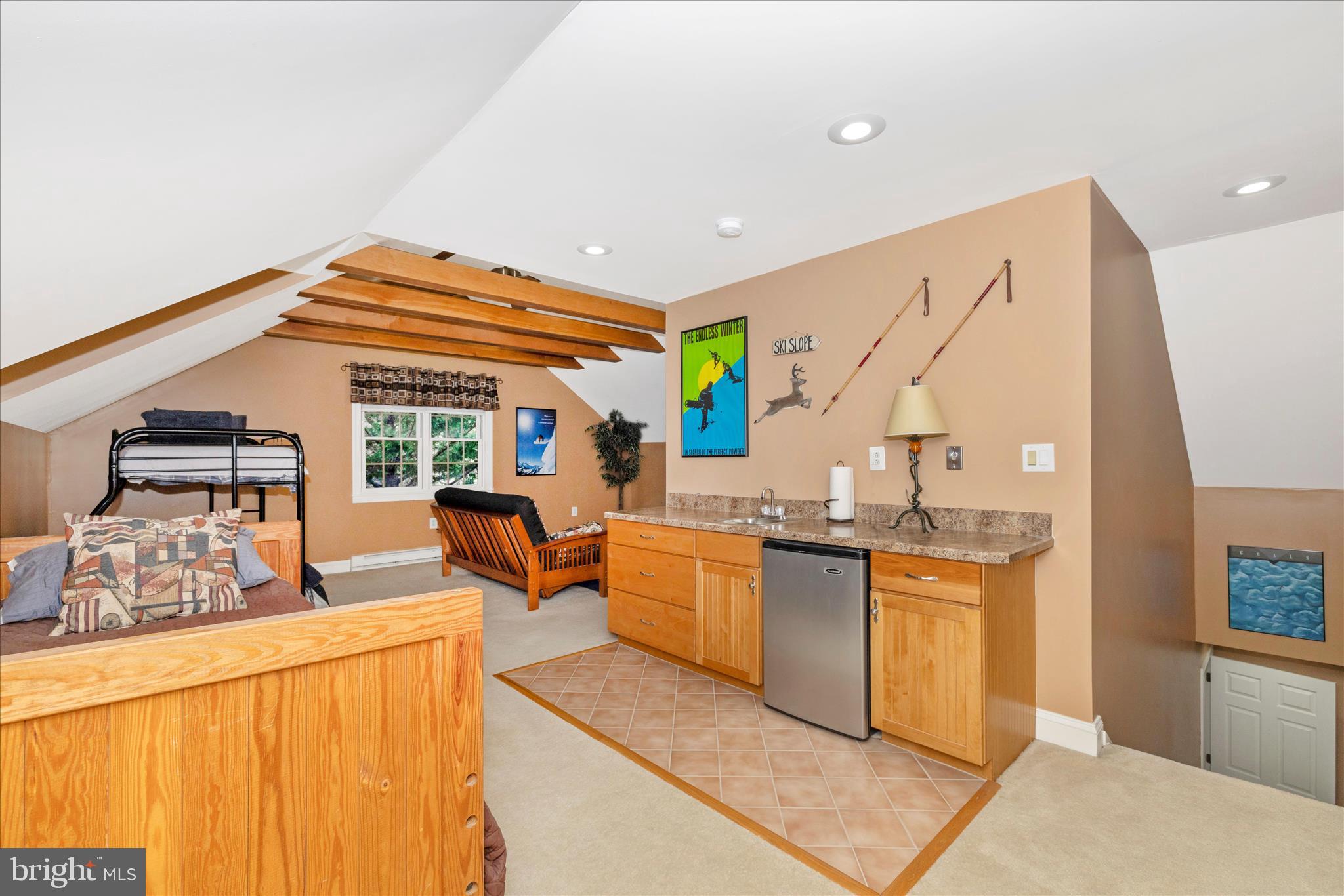 WHITETAIL MOUNTAINSIDE HOMES - Residential