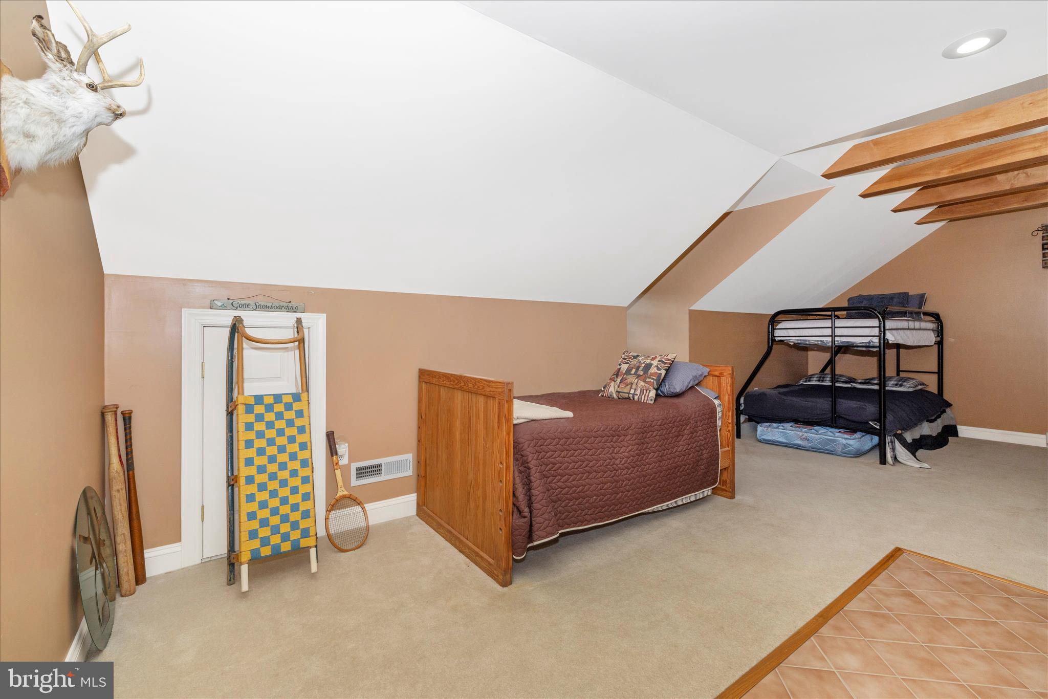 WHITETAIL MOUNTAINSIDE HOMES - Residential