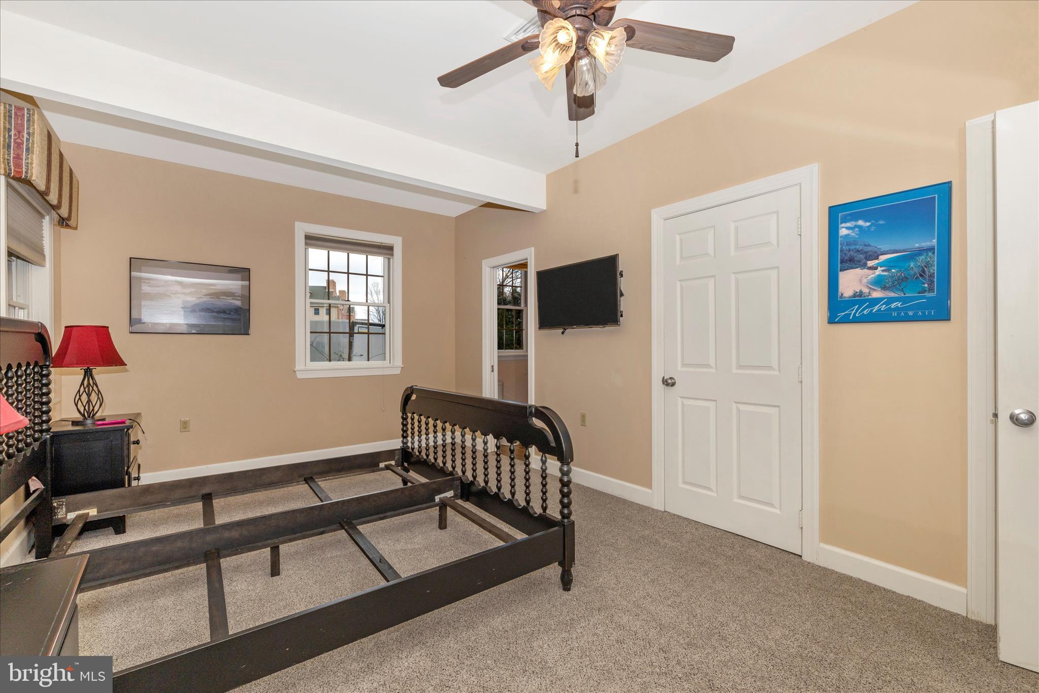 WHITETAIL MOUNTAINSIDE HOMES - Residential