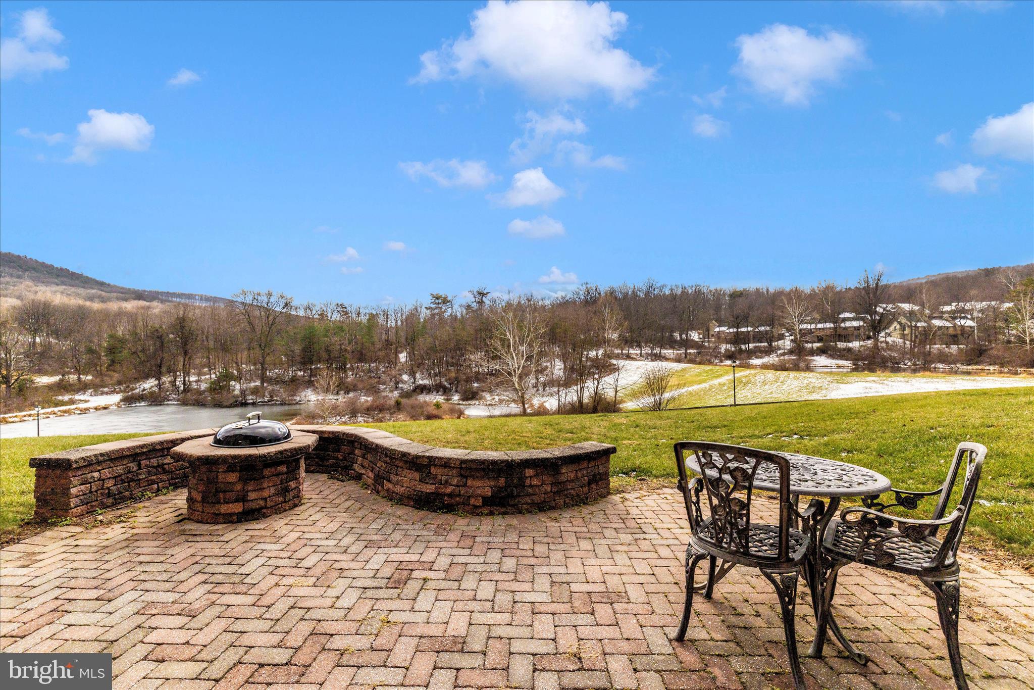 WHITETAIL MOUNTAINSIDE HOMES - Residential