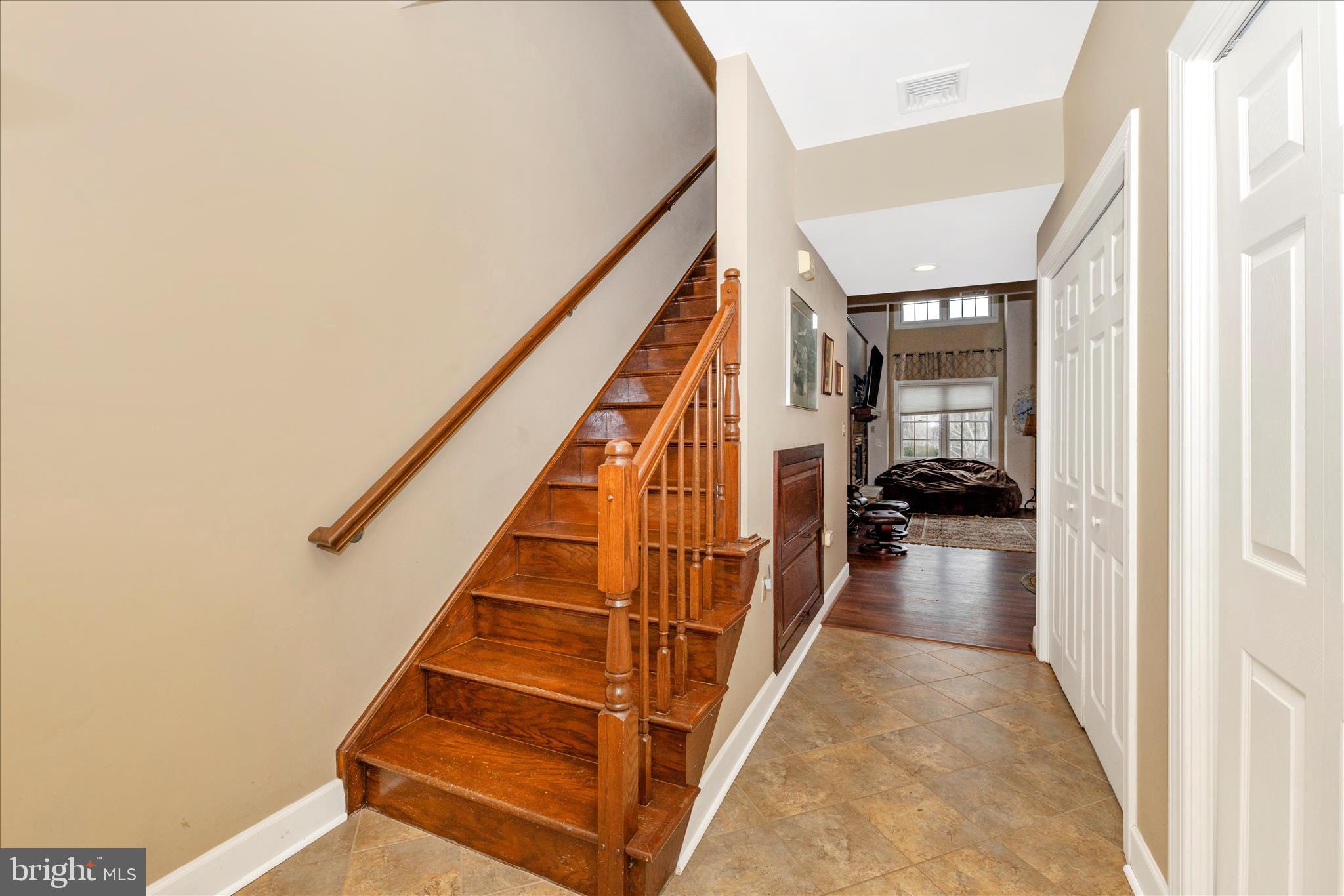 WHITETAIL MOUNTAINSIDE HOMES - Residential