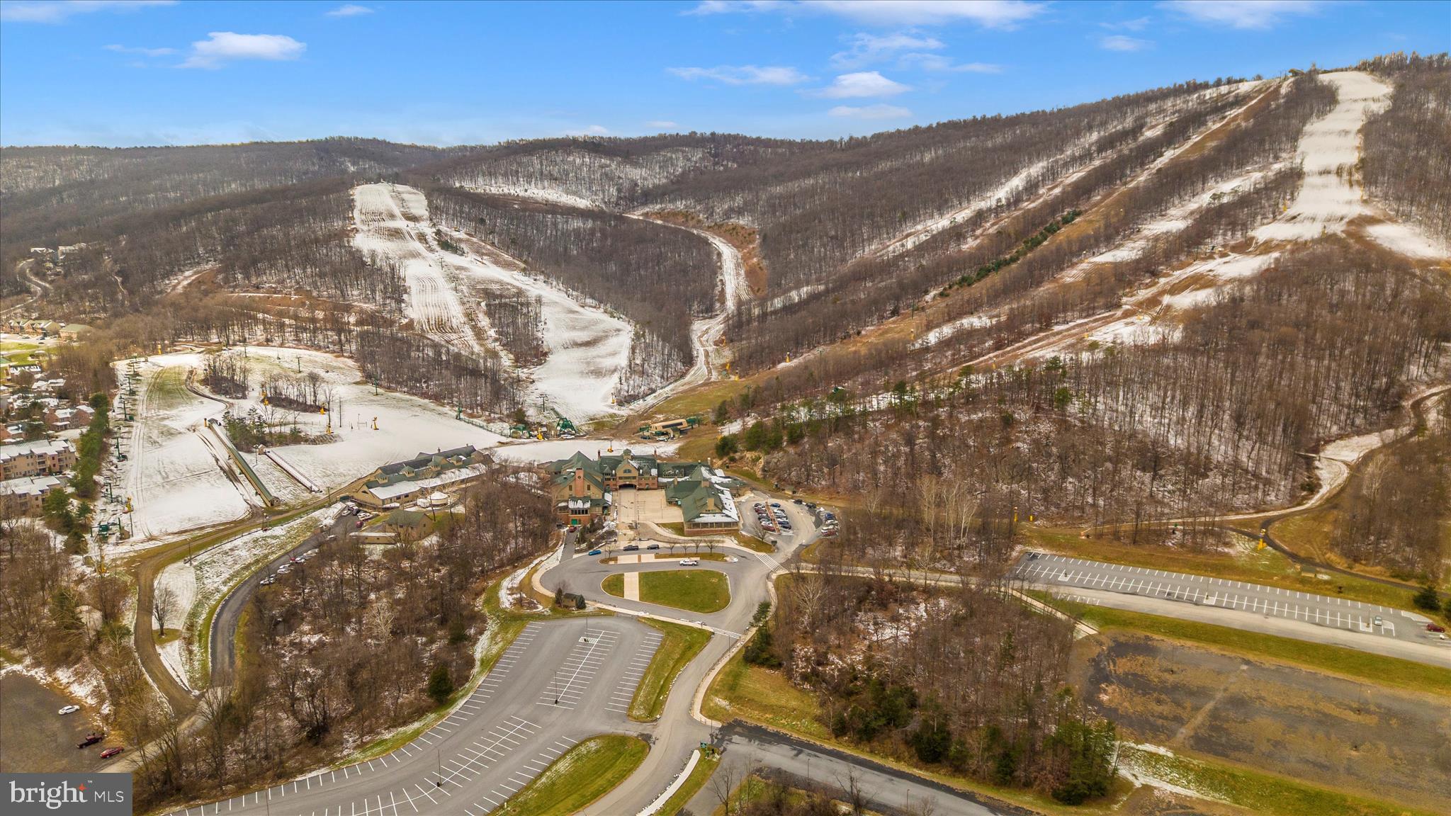 WHITETAIL MOUNTAINSIDE HOMES - Residential