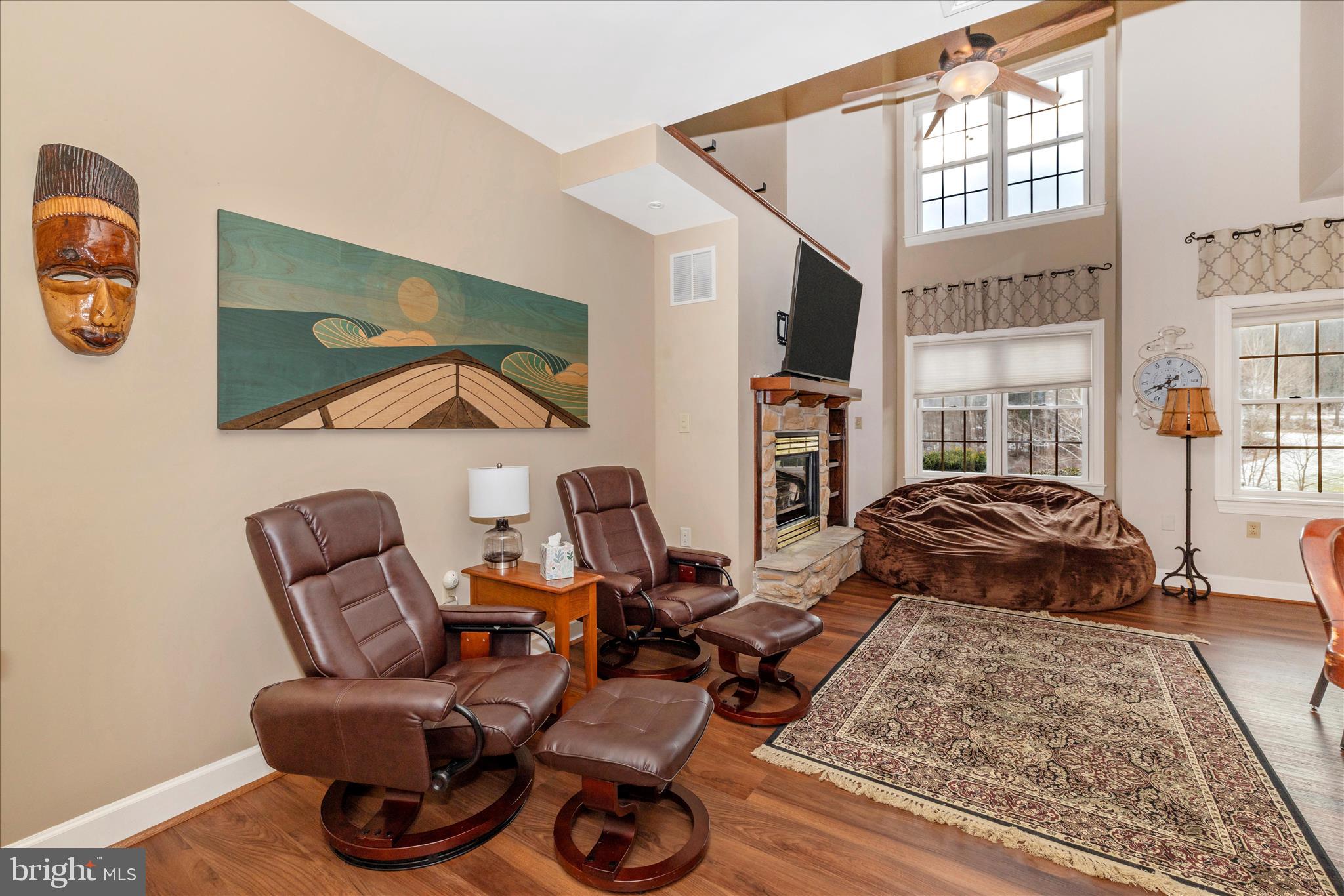 WHITETAIL MOUNTAINSIDE HOMES - Residential