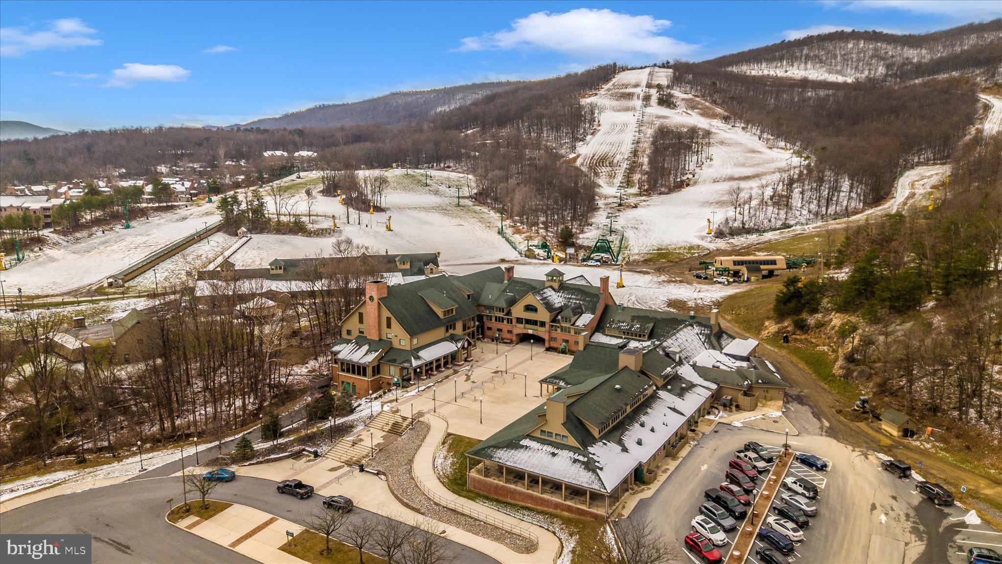 WHITETAIL MOUNTAINSIDE HOMES - Residential