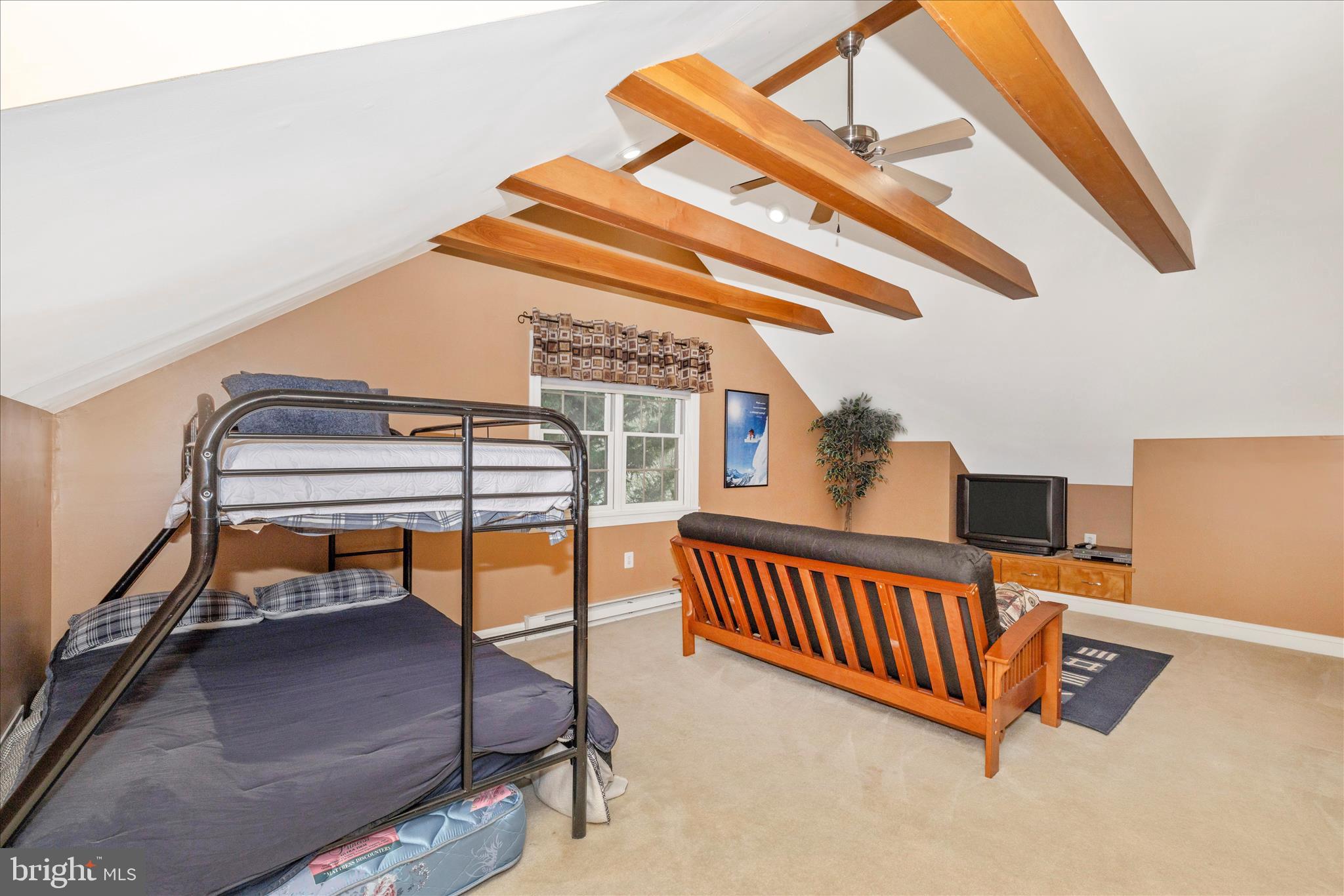 WHITETAIL MOUNTAINSIDE HOMES - Residential