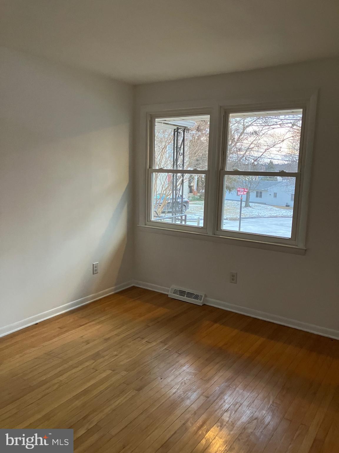 GLENSIDE - Residential Lease