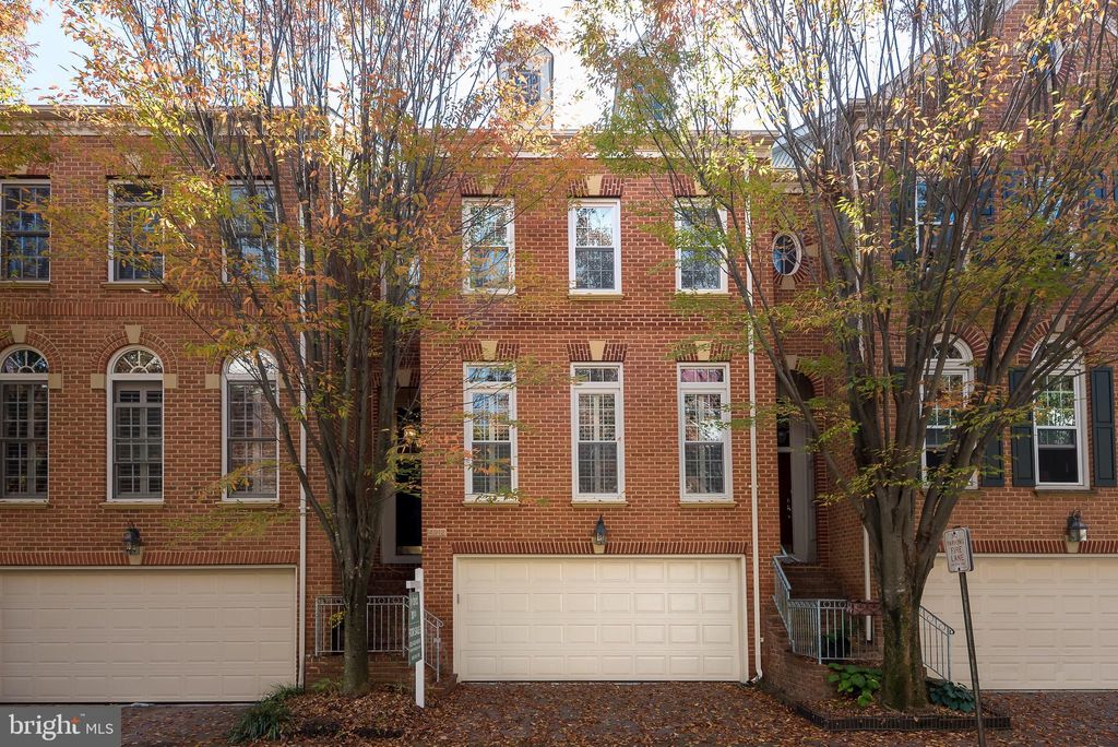 Photo of 4912 Waple Lane, ALEXANDRIA, VA 22304 (MLS # VAAX2051330)