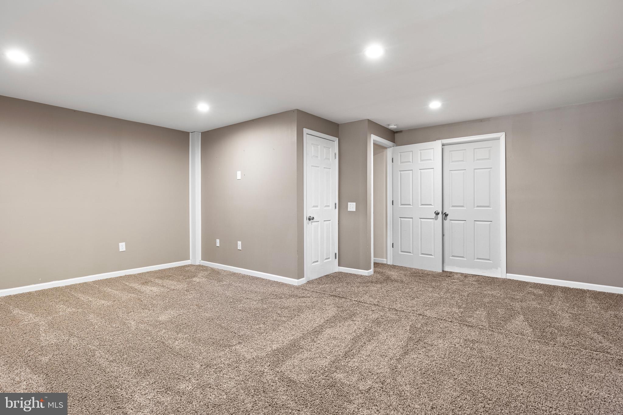 RIVER WALK - Residential