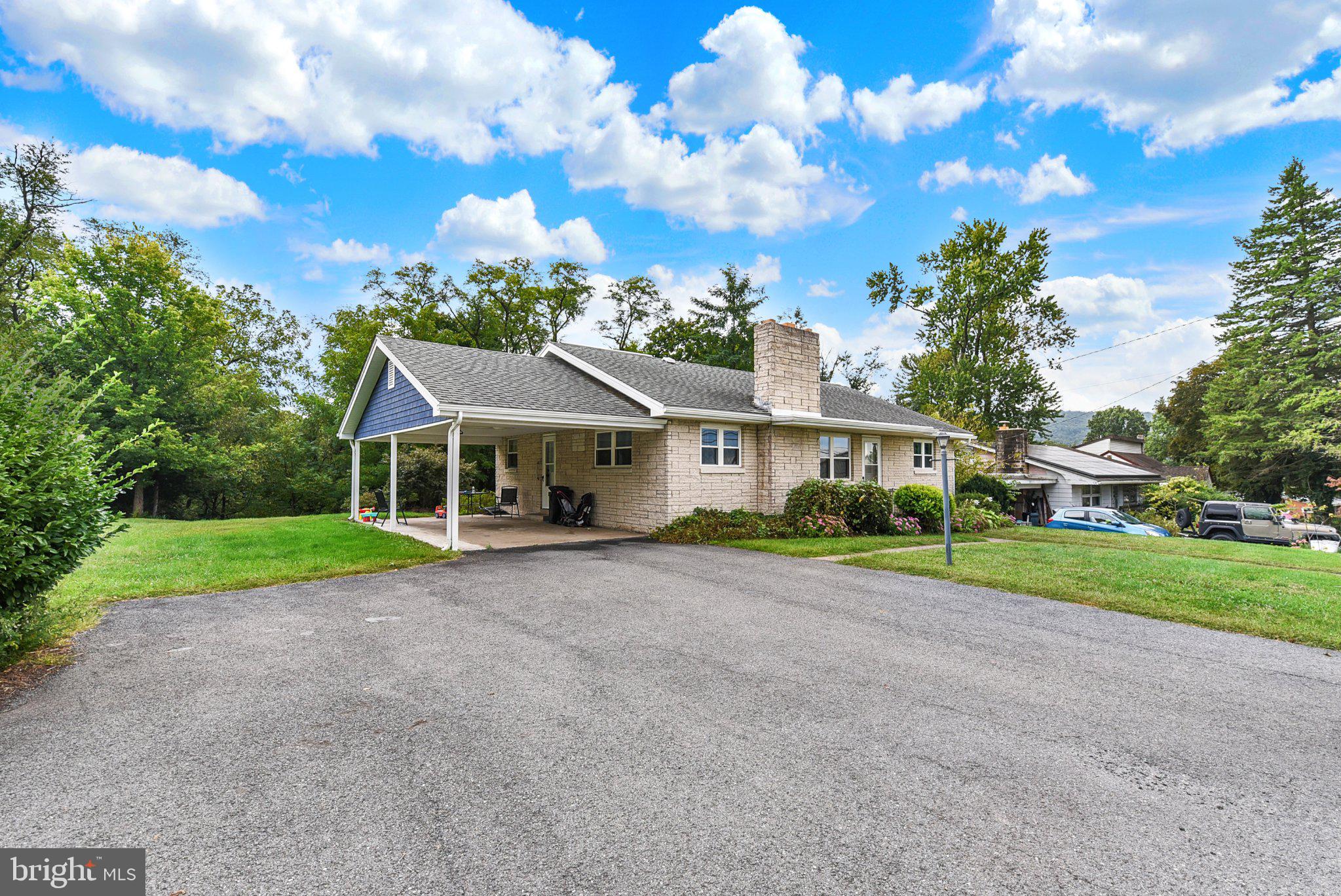 334 BERRYSBURG ROAD