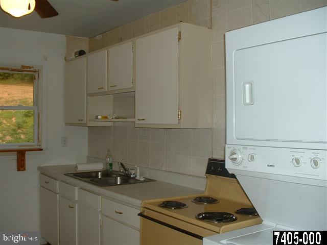 STONE HOUSE VILLAGE - Residential Income