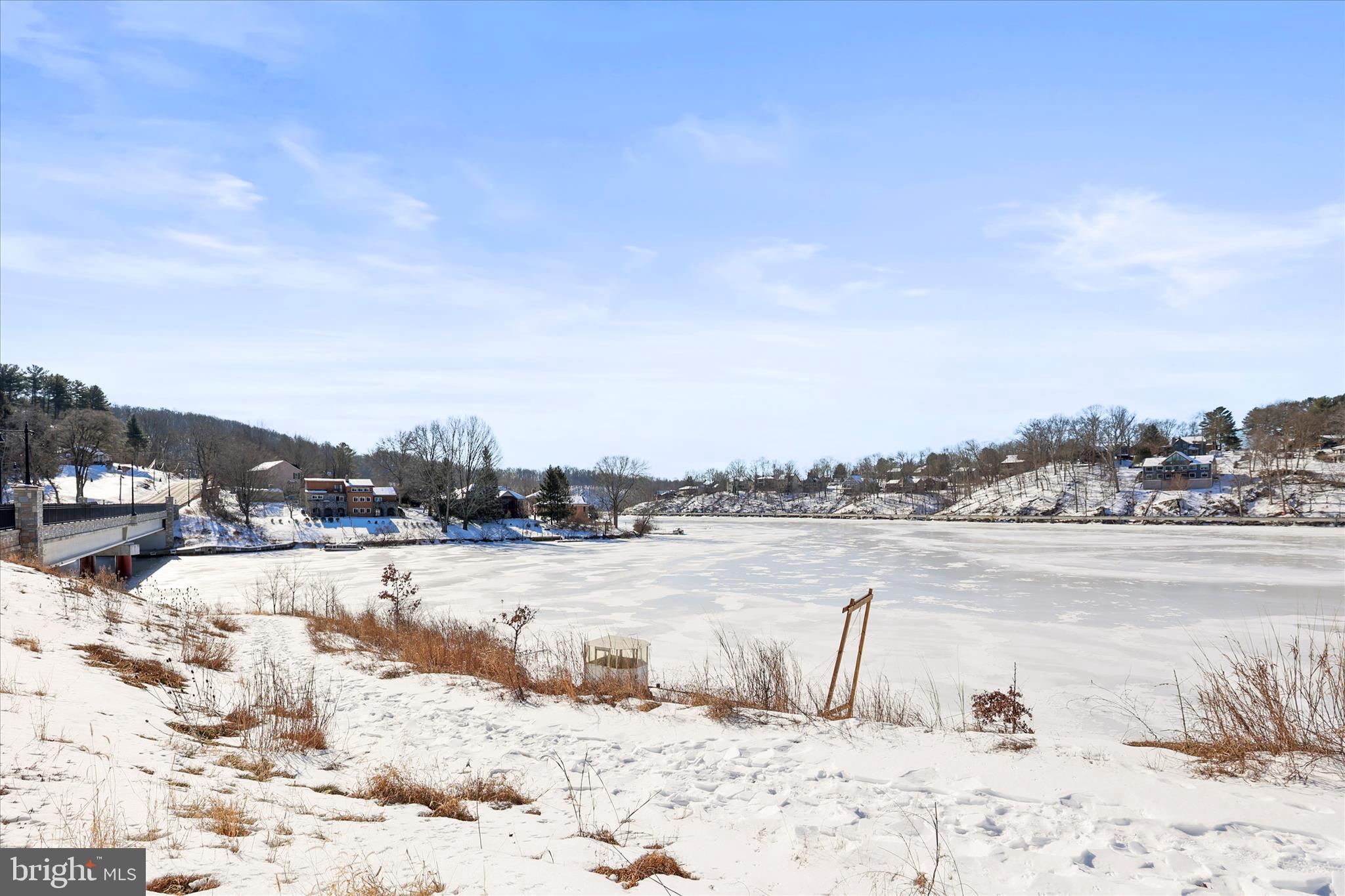 LAKE LINGANORE - Residential