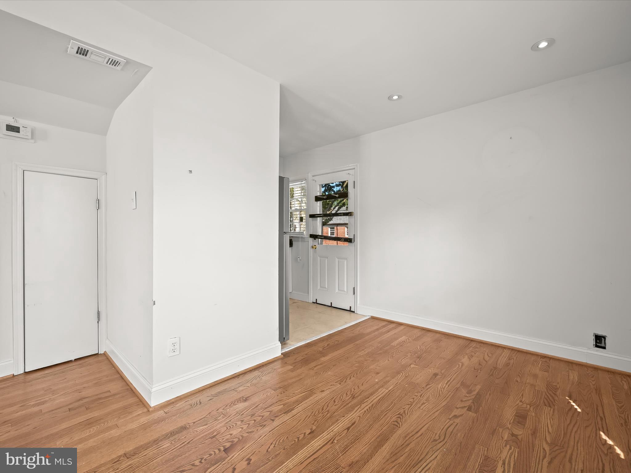 CHEVY CHASE CREST - Residential