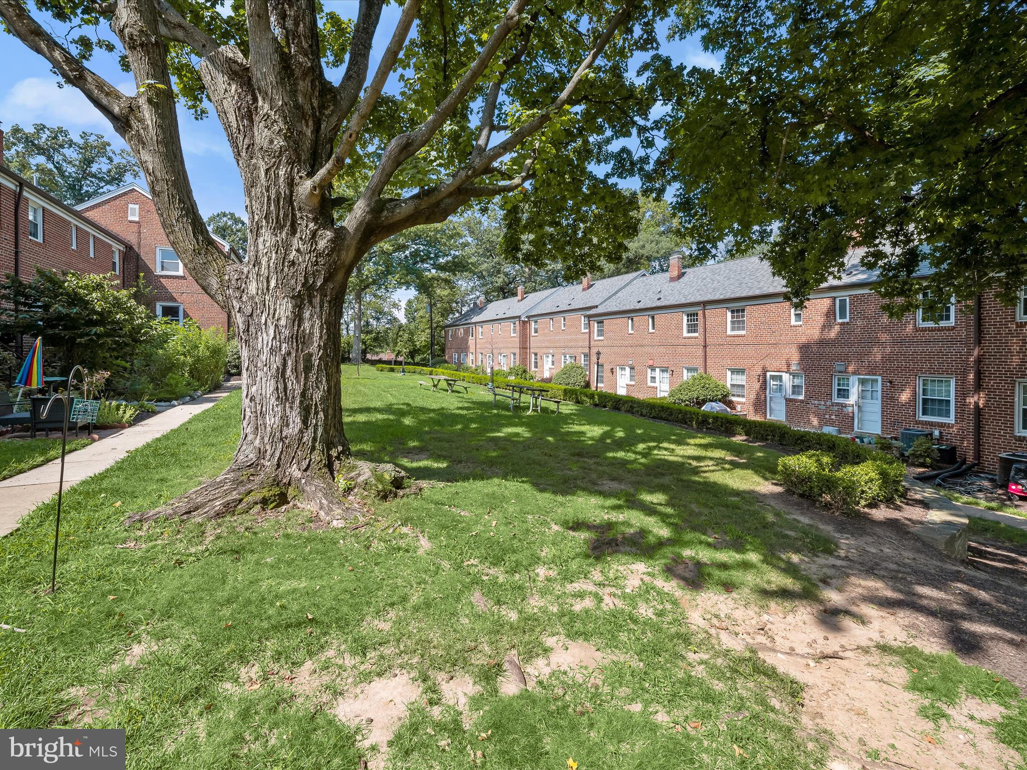 CHEVY CHASE CREST - Residential