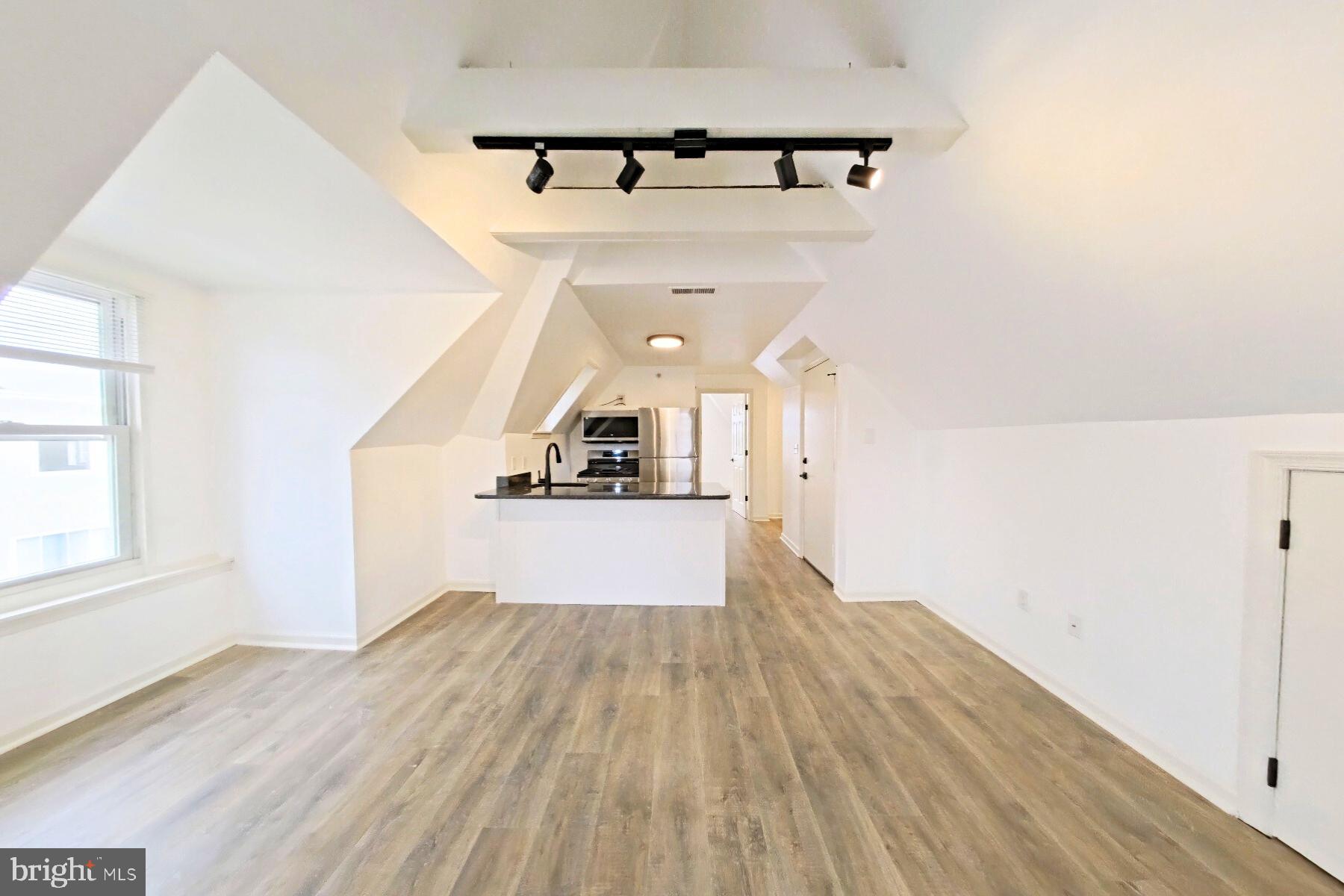 ROXBOROUGH - Residential Lease