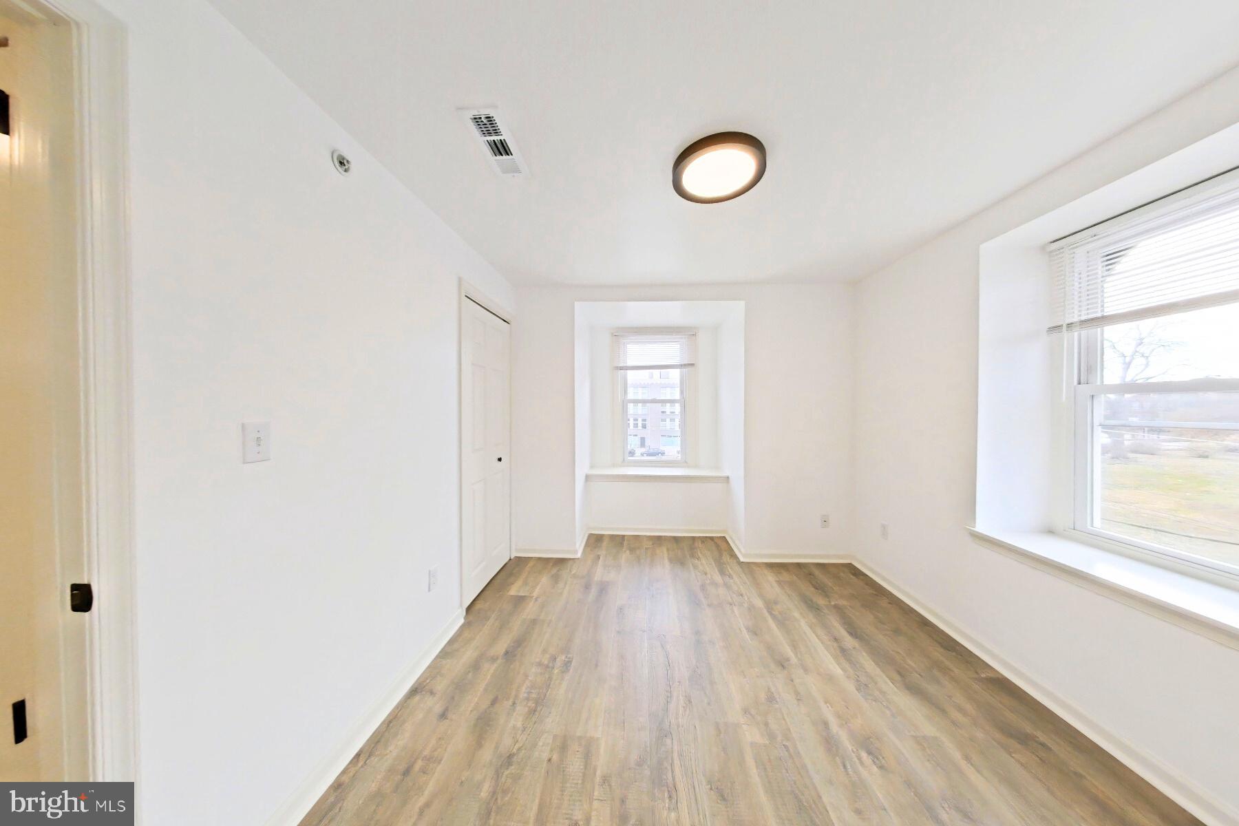 ROXBOROUGH - Residential Lease