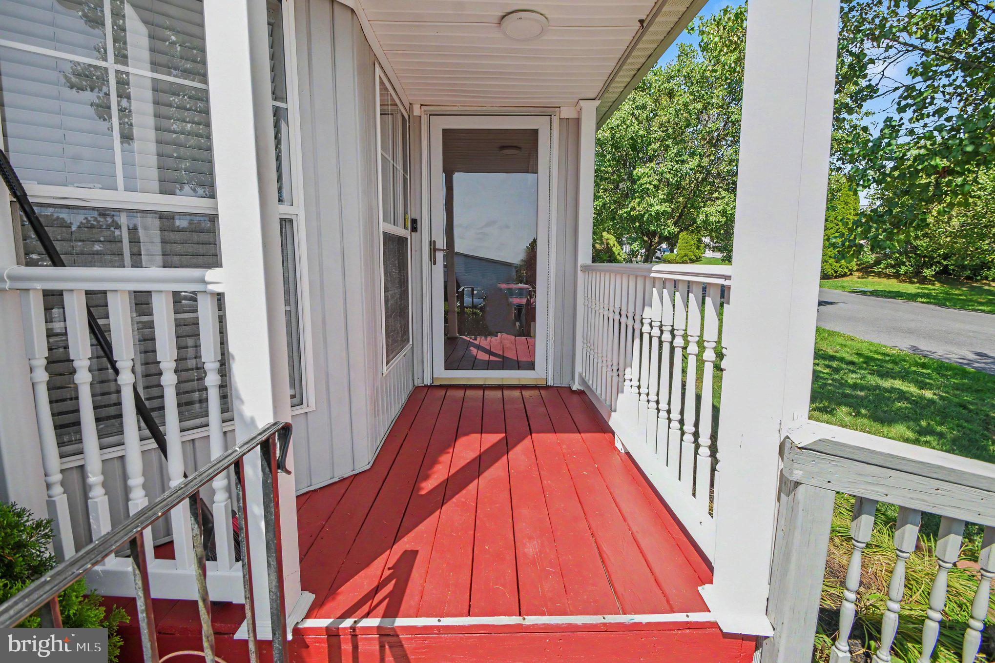 10 JUNIPER COURT W