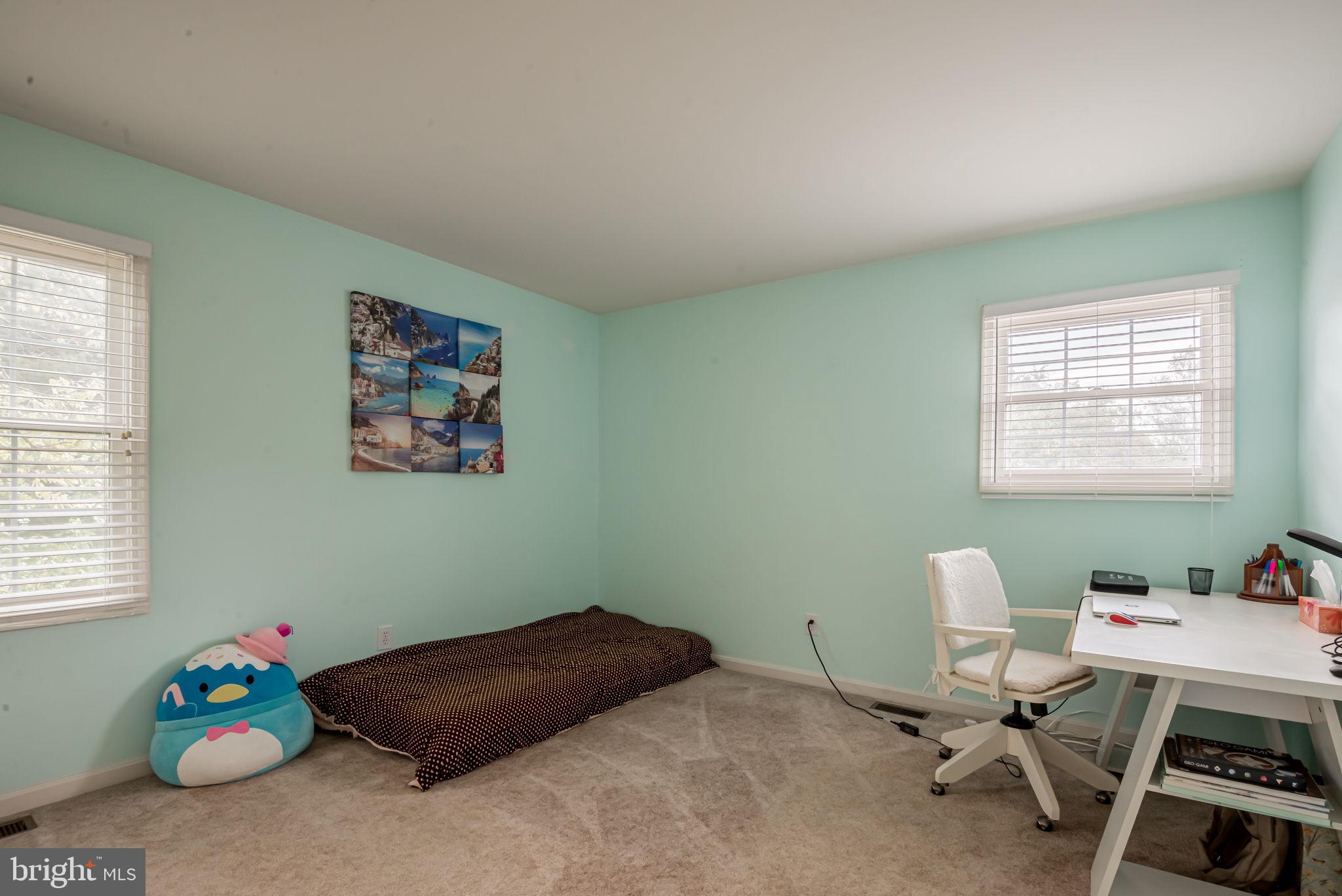 KEMBLESVILLE WEST - Residential