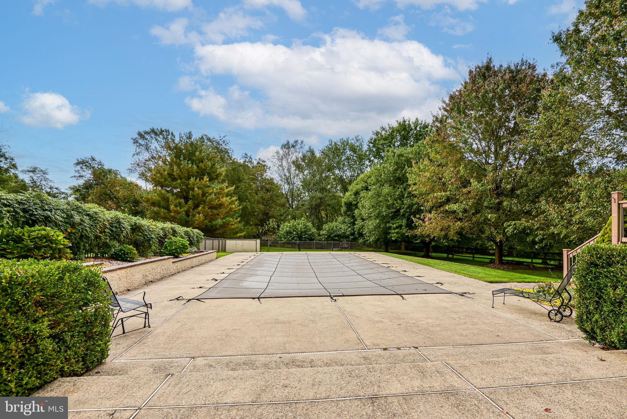 KEMBLESVILLE WEST - Residential