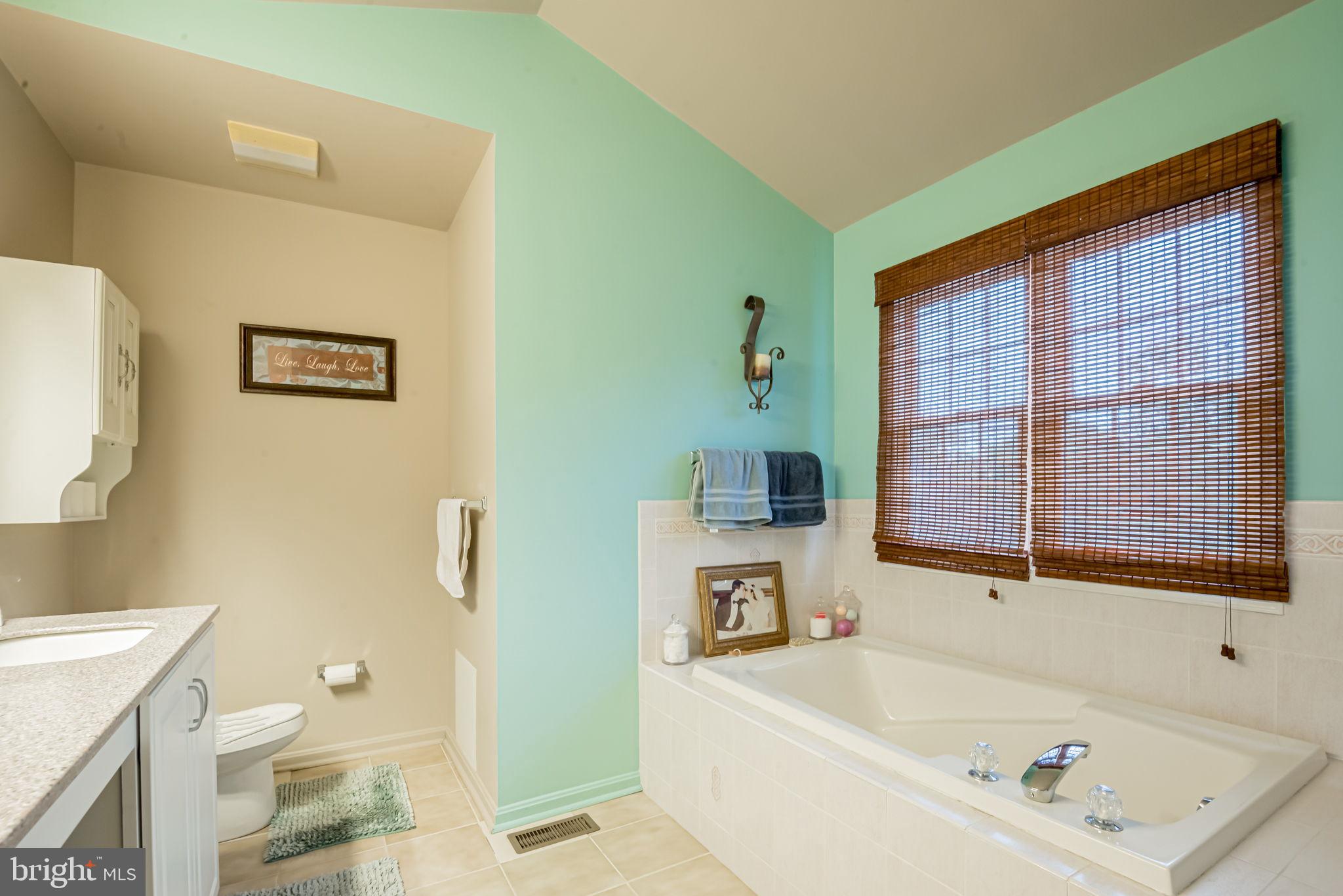 KEMBLESVILLE WEST - Residential