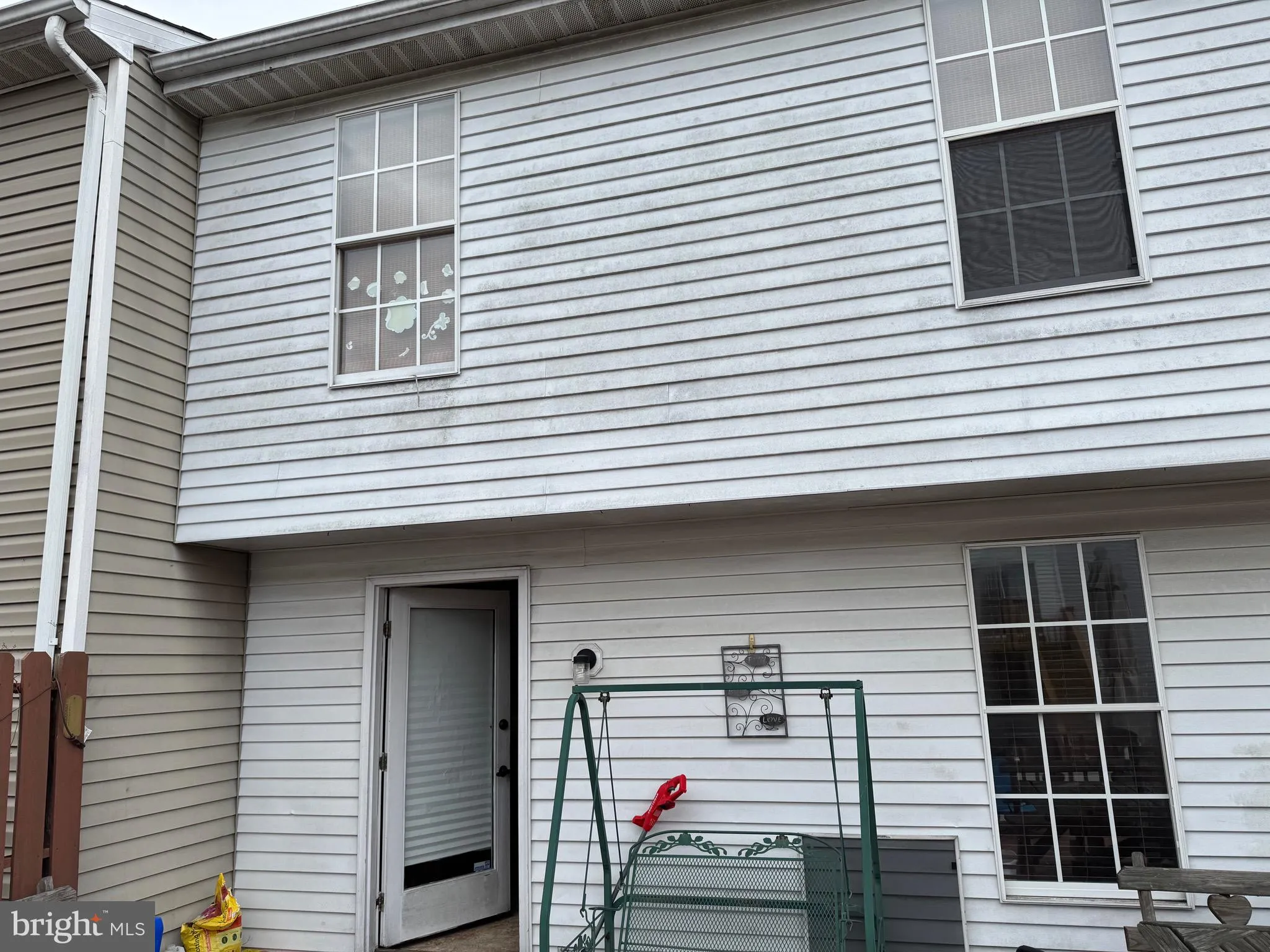 Newark, Delaware 19702, United States, 2 Bedrooms Bedrooms, ,3 BathroomsBathrooms,Residential,Pending,89401